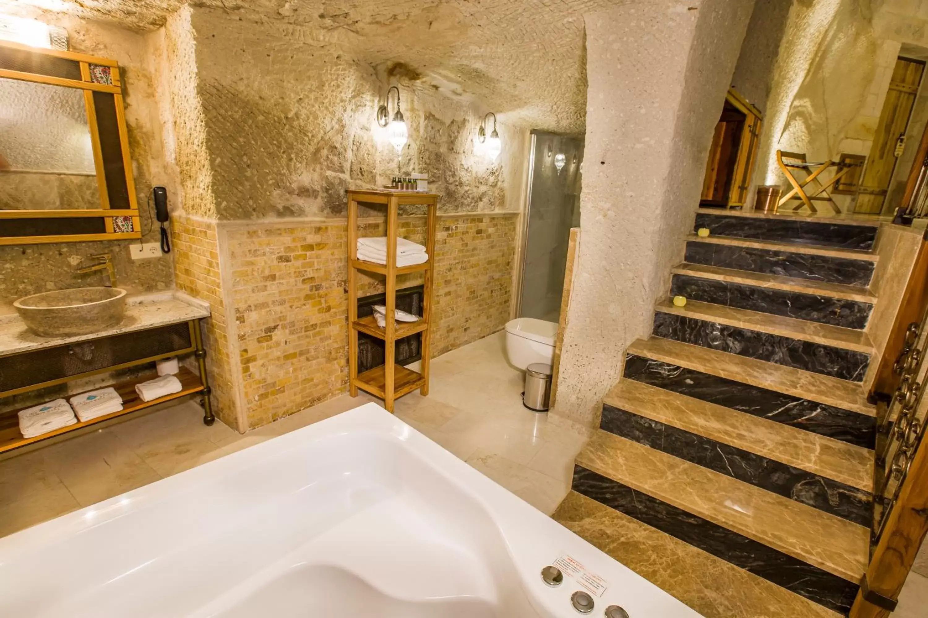 Bathroom in Imperial Cave Suites & Spa