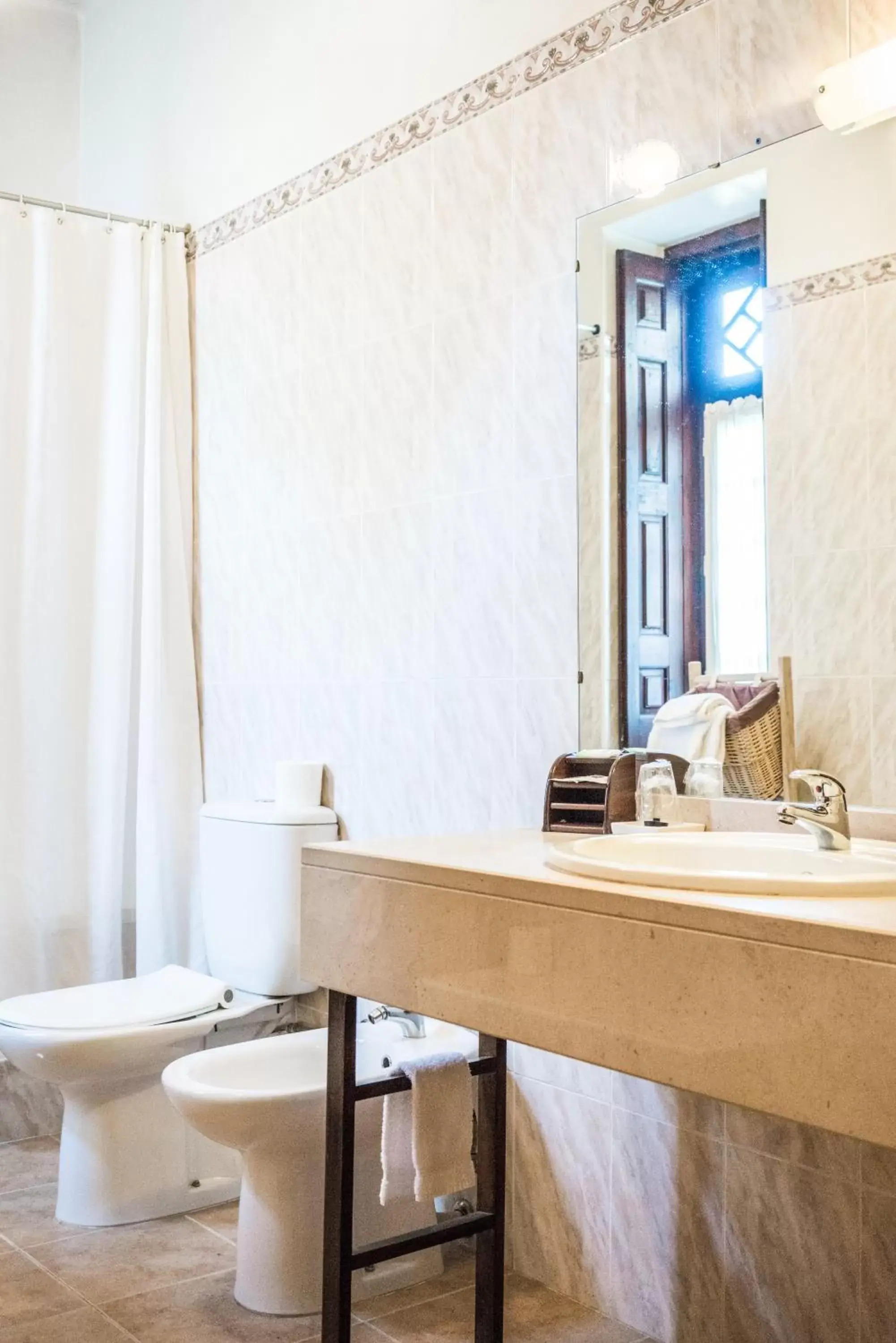 Bathroom in Hotel Residencial Alentejana