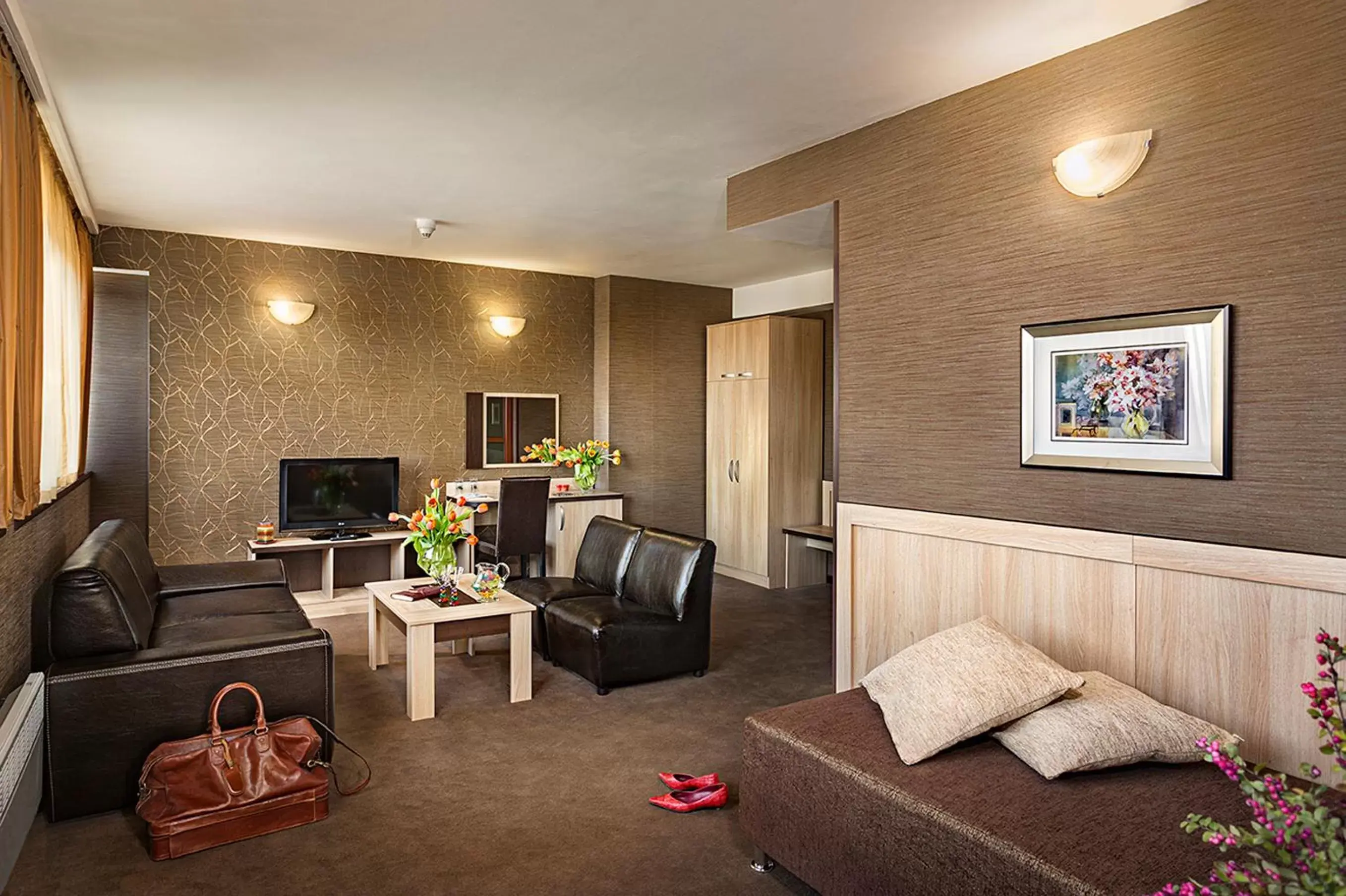 Panorama Suite with 3 Single beds with free tea/coffee making facilities in Park Hotel Moskva Panorama Suite with 3 Single beds with free tea/coffee making facilities in Park Hotel Moskva