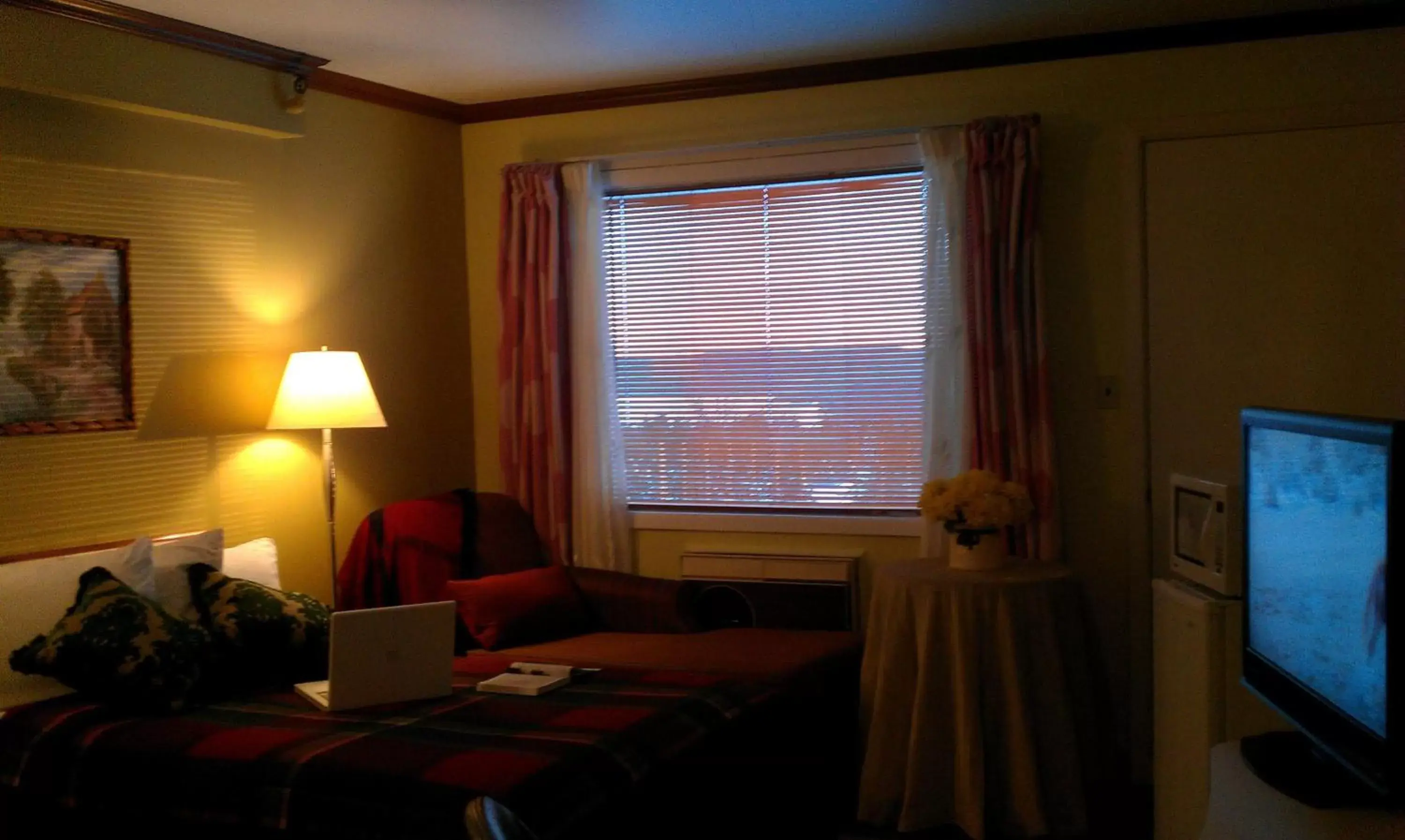 Photo of the whole room, Seating Area in Hotel Motel Le Château