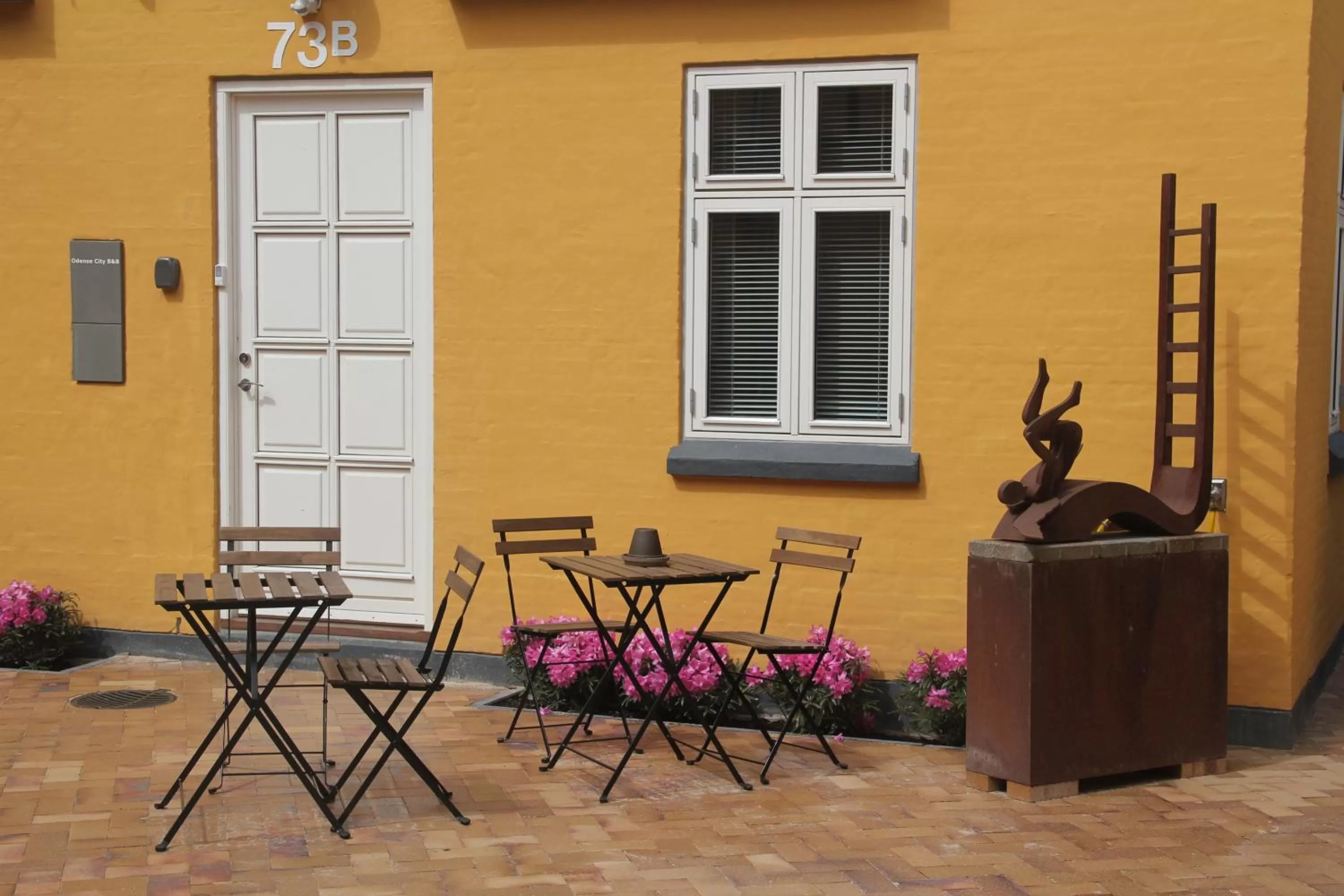 Property building in Odense City B&B