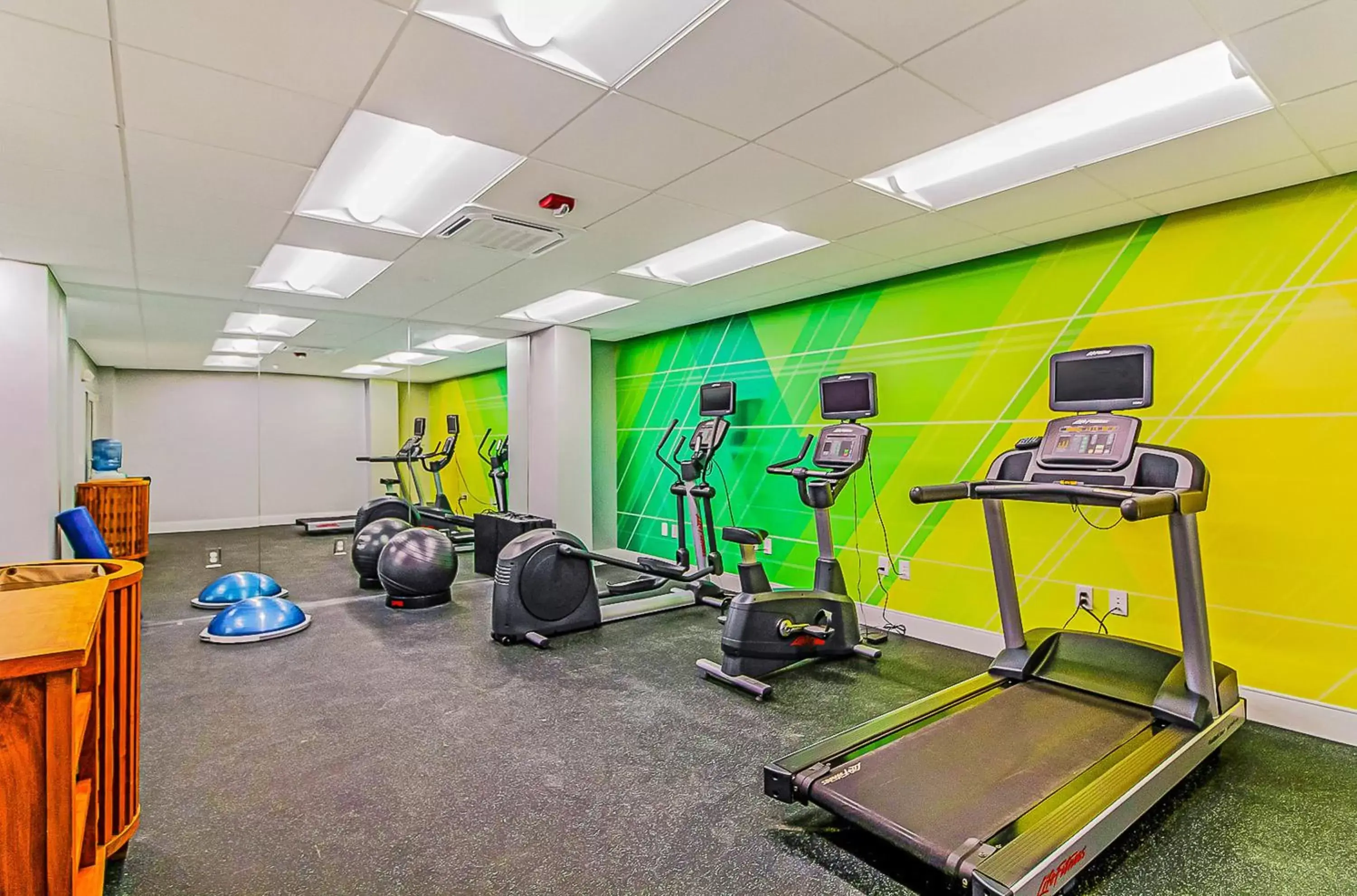 Fitness centre/facilities in Holiday Inn Resort Oceanfront at Surfside Beach by IHG Fitness centre/facilities in Holiday Inn Resort Oceanfront at Surfside Beach by IHG
