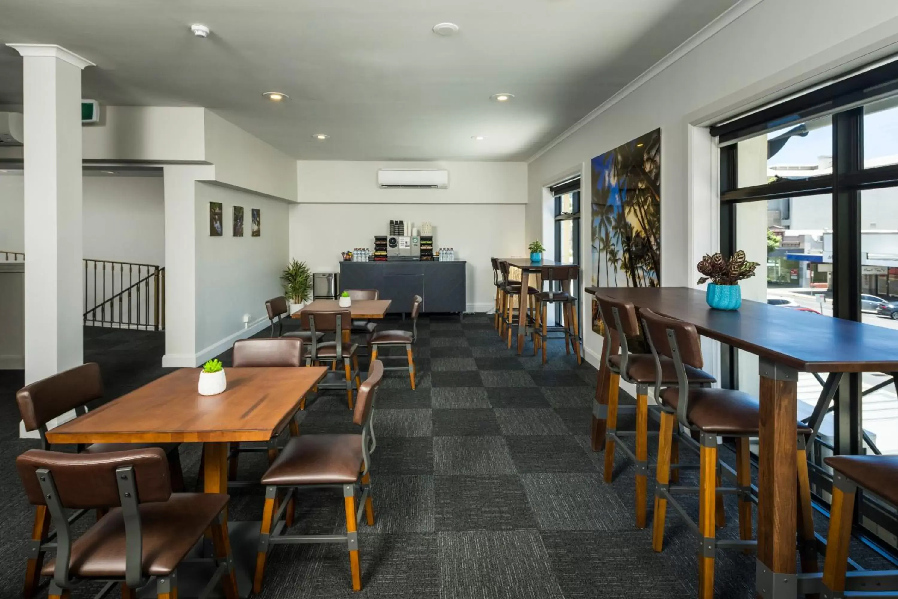 Communal lounge/ TV room, Restaurant/Places to Eat in The Abbott Boutique Hotel