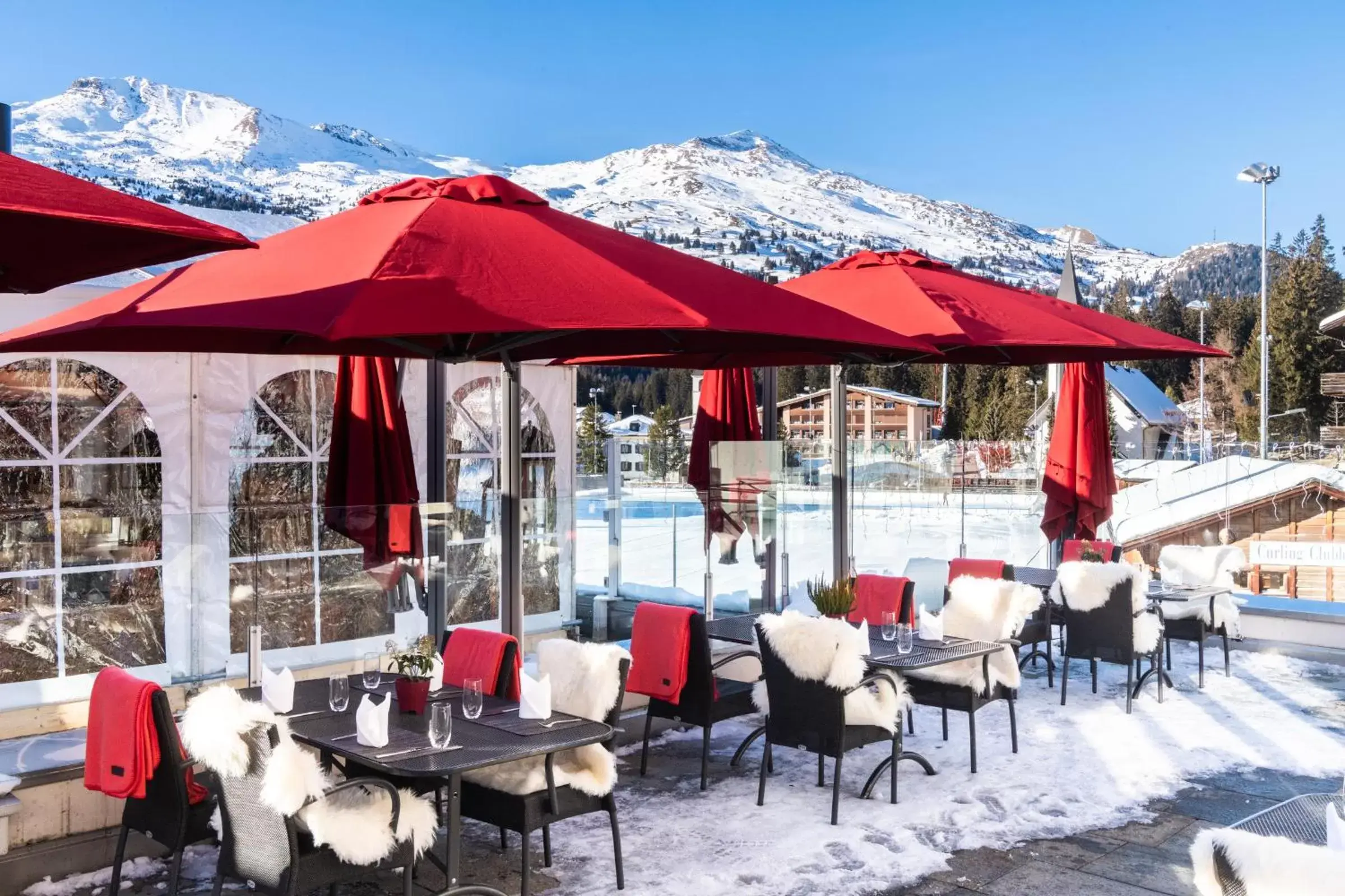 Restaurant/Places to Eat in Hotel Lenzerhorn