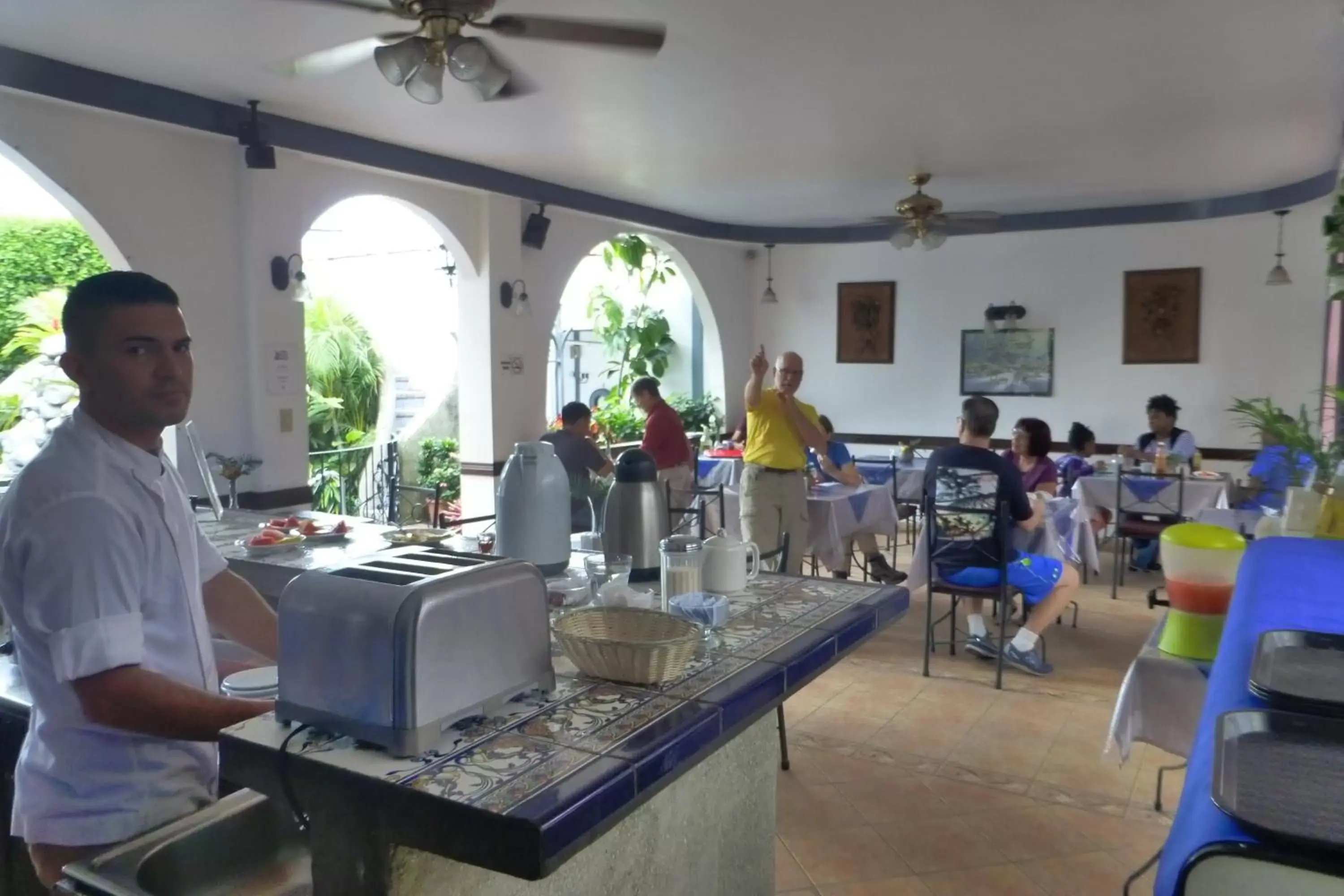 Food and drinks, Guests in Hotel Santo Tomas / Historical Property