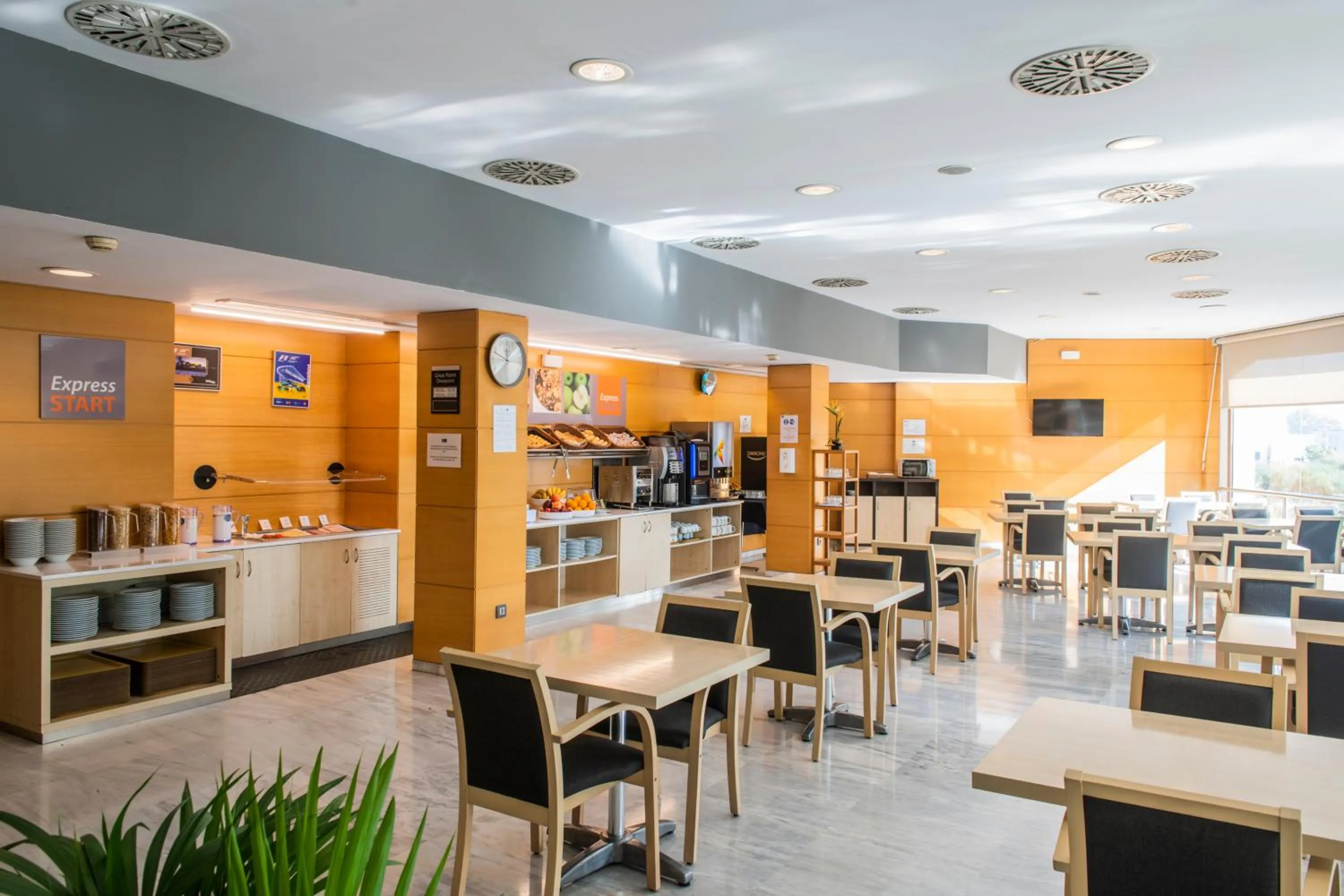 Breakfast in Holiday Inn Express Barcelona - Montmeló by IHG