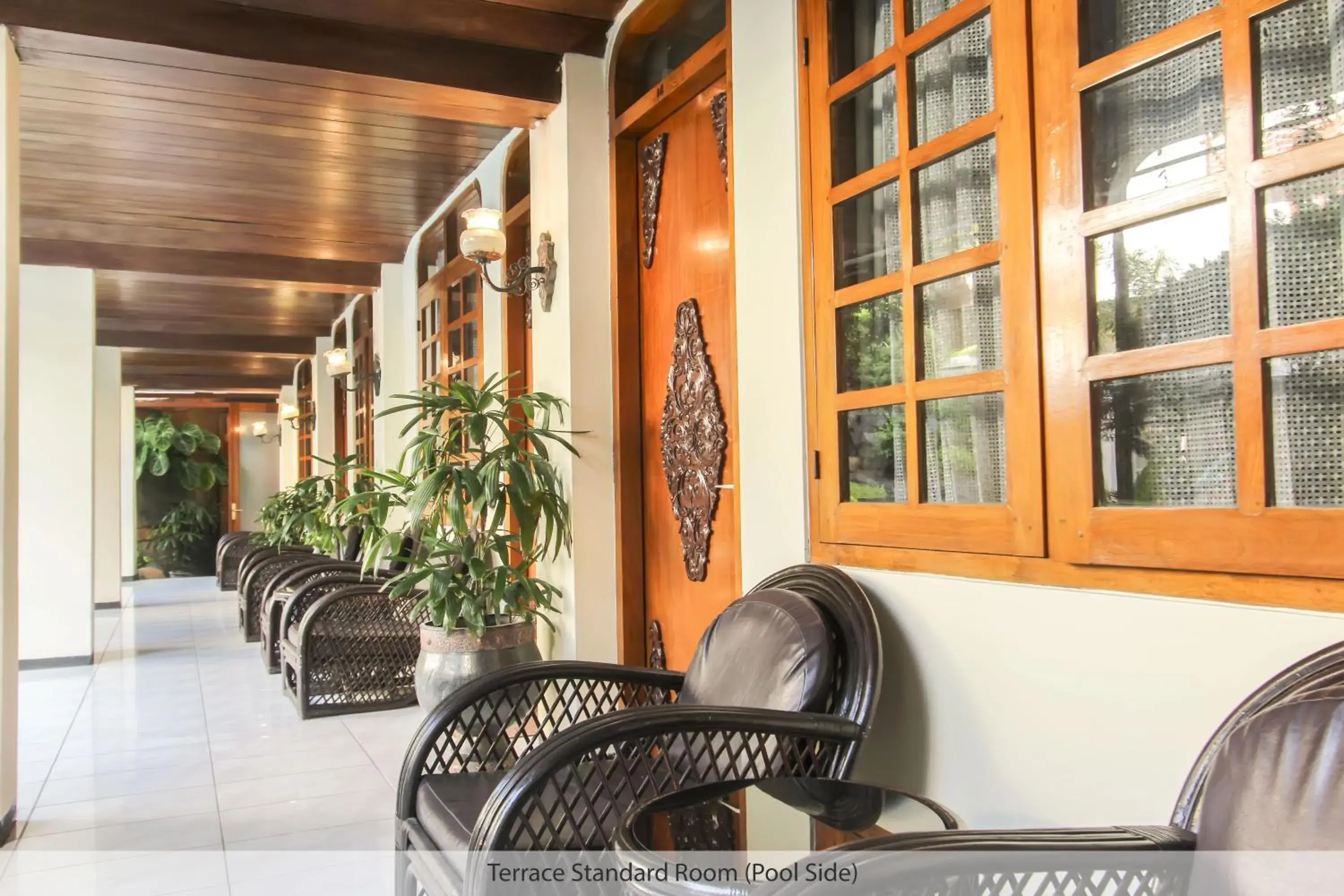 Balcony/Terrace, Lounge/Bar in Duta Guest House