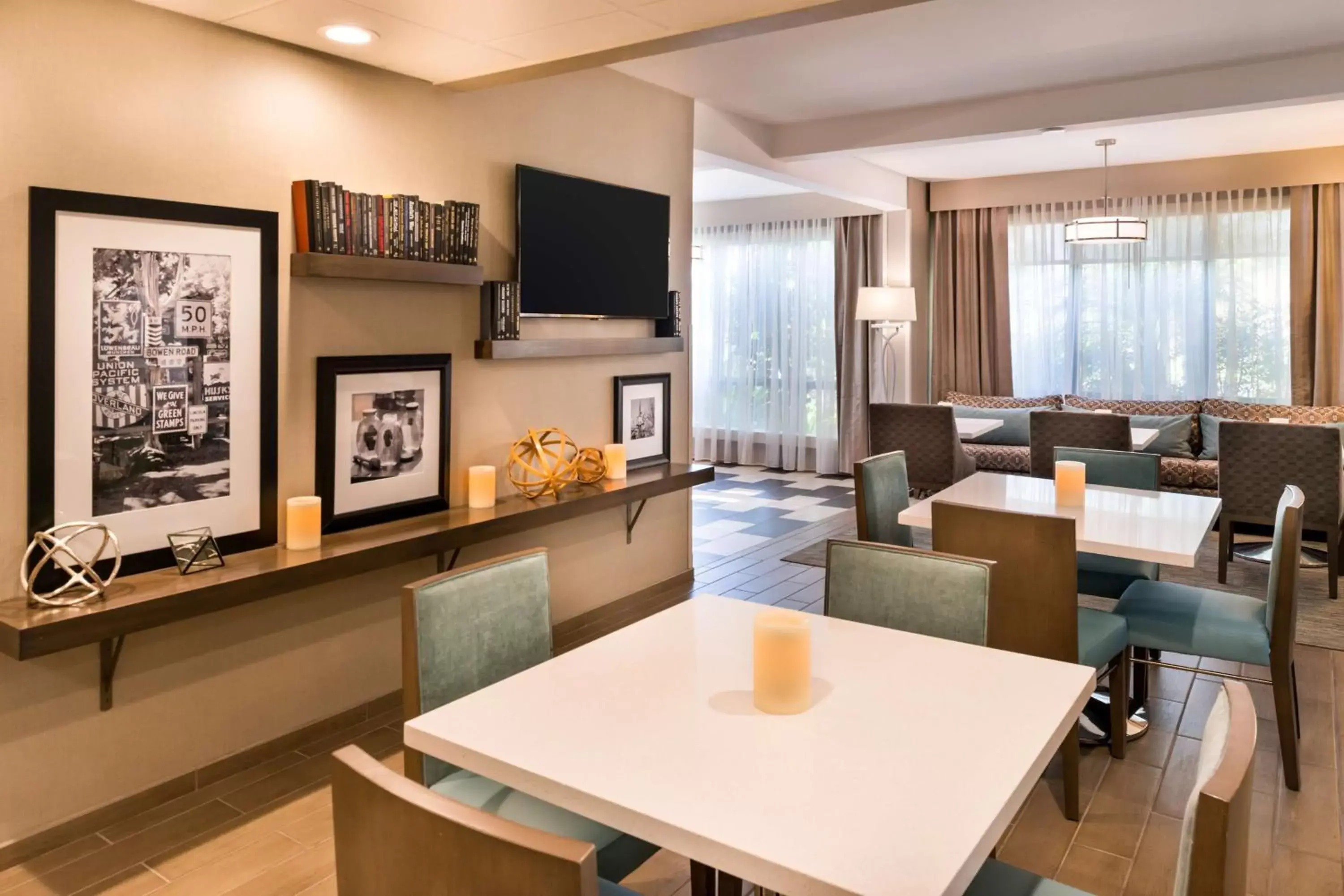 Dining area, Restaurant/Places to Eat in Hampton Inn Los Angeles-West Covina