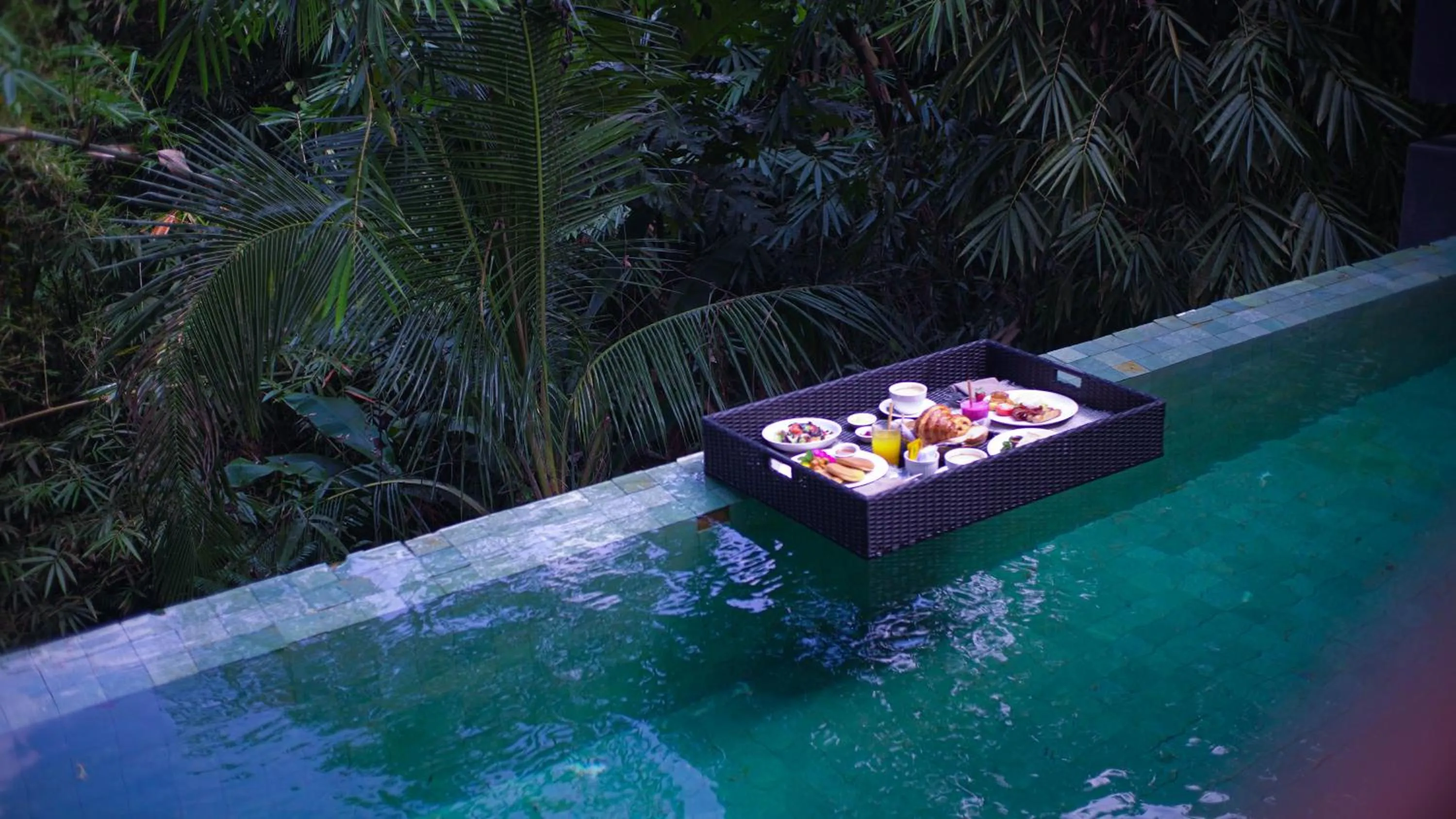 Food and drinks in Aria Villas Ubud