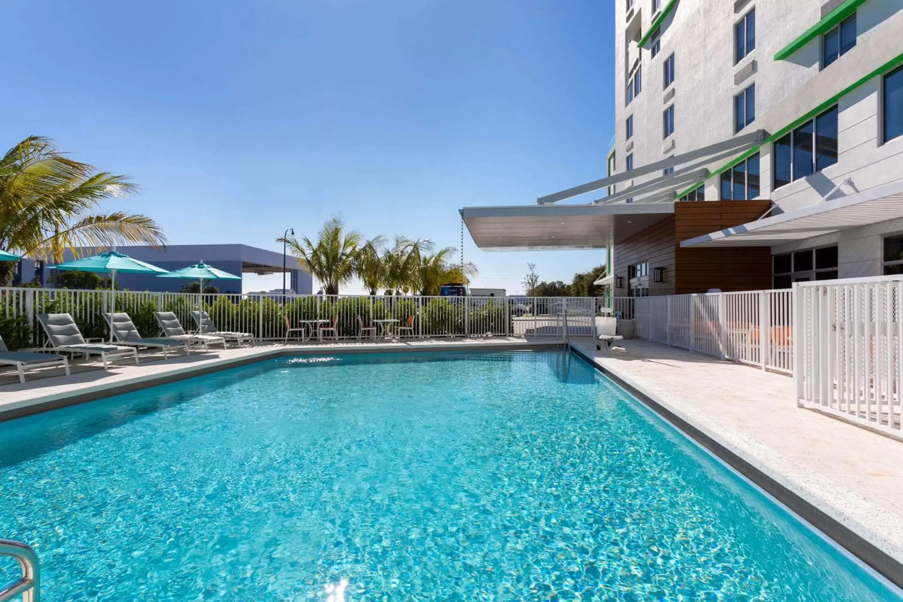 On site, Swimming Pool in Wyndham Garden Miami International Airport
