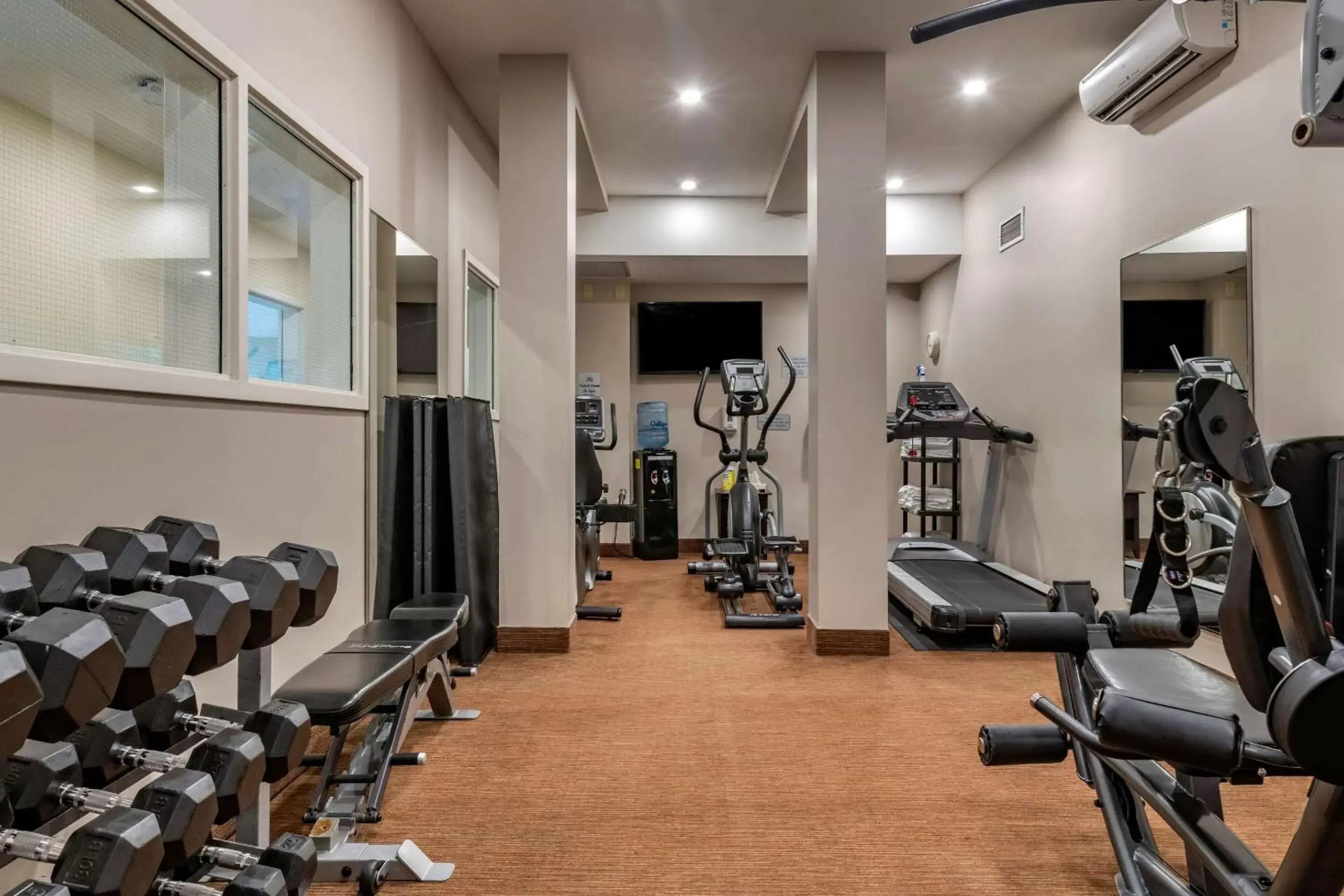 Fitness centre/facilities, Fitness Center/Facilities in Quality Inn & Suites Amsterdam