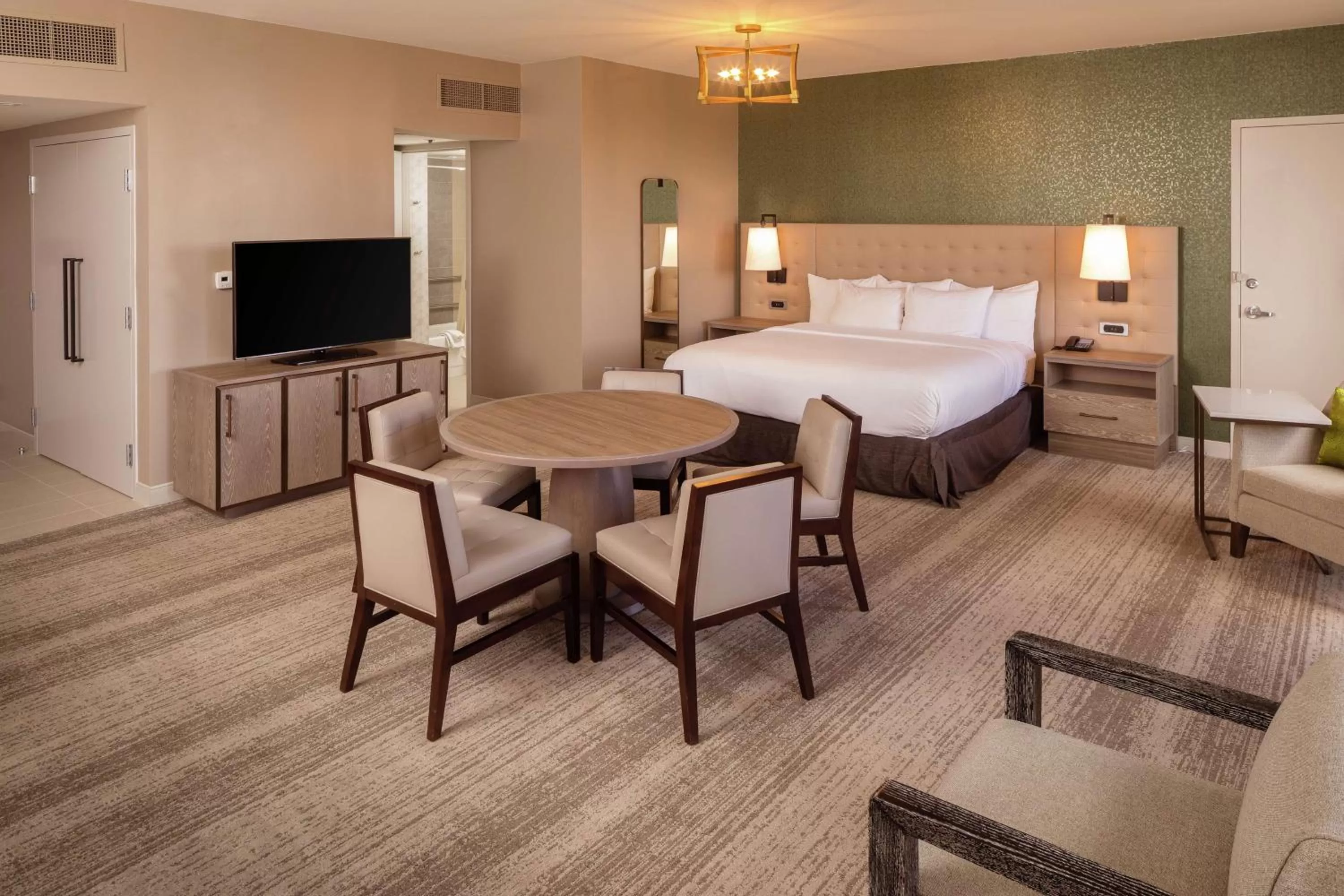 Bedroom, Bed in Hilton Birmingham Downtown at UAB