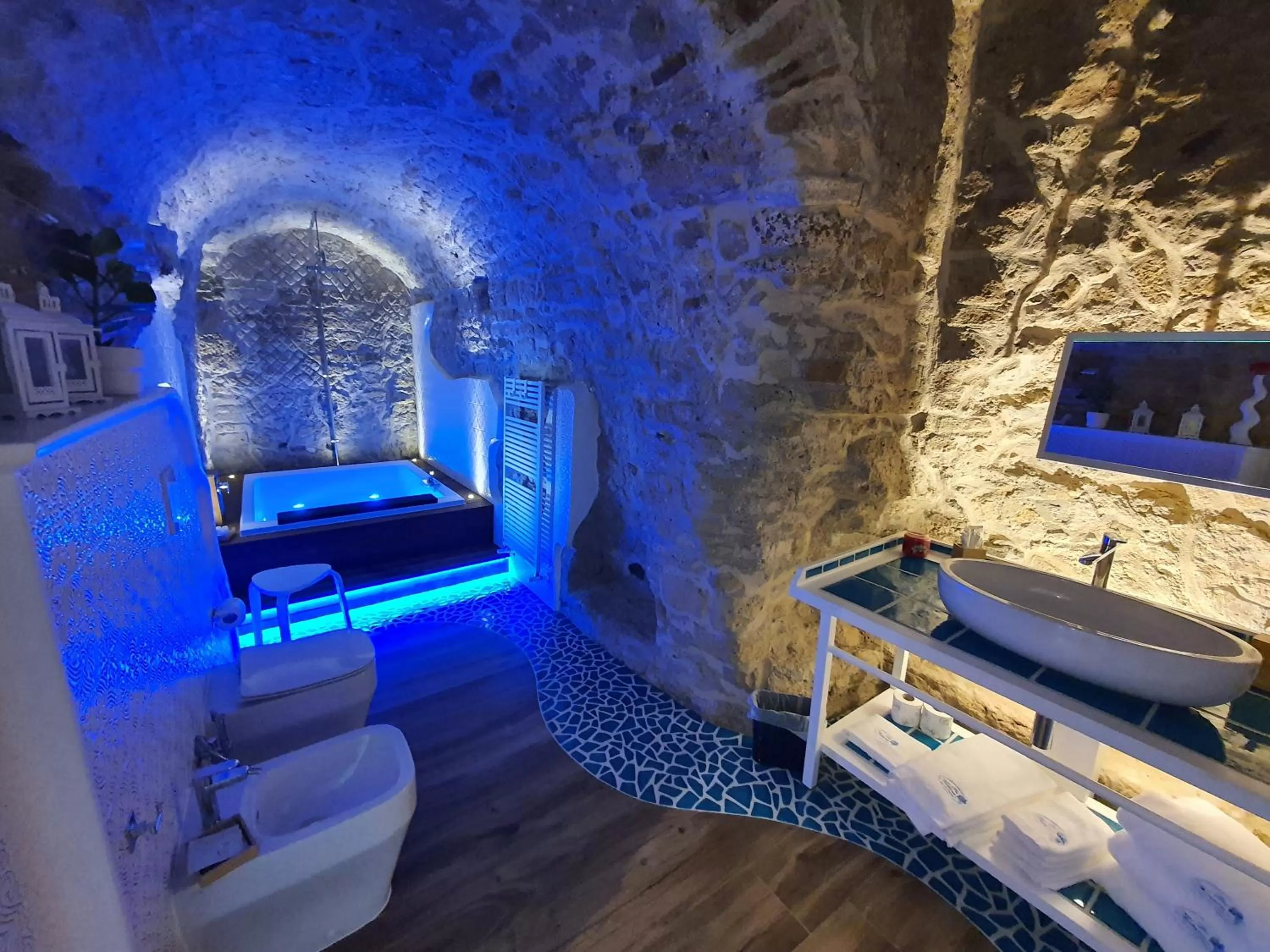 Hot Tub in b&b Dea Fortuna