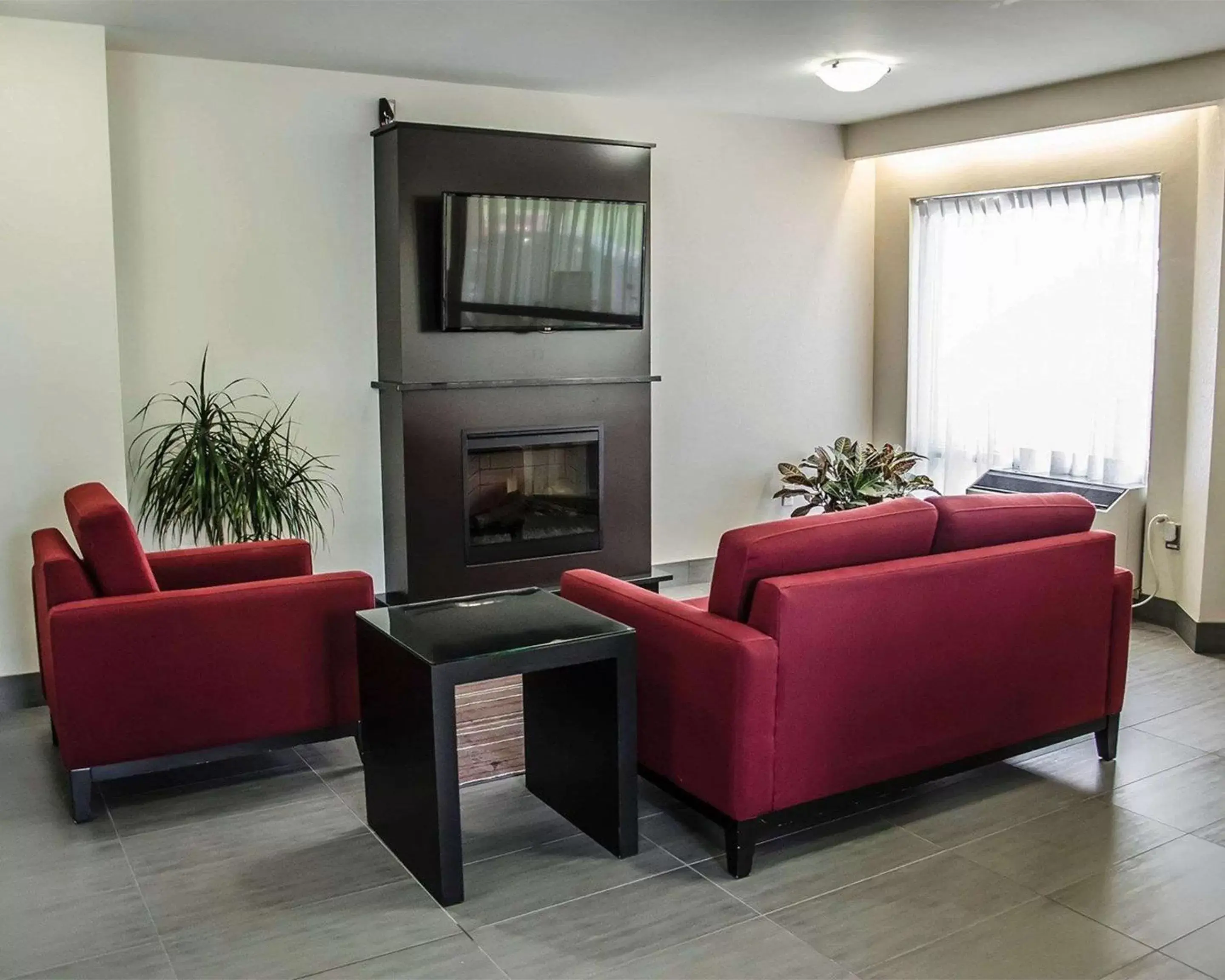 Lobby or reception, Seating Area in Comfort Inn Boucherville