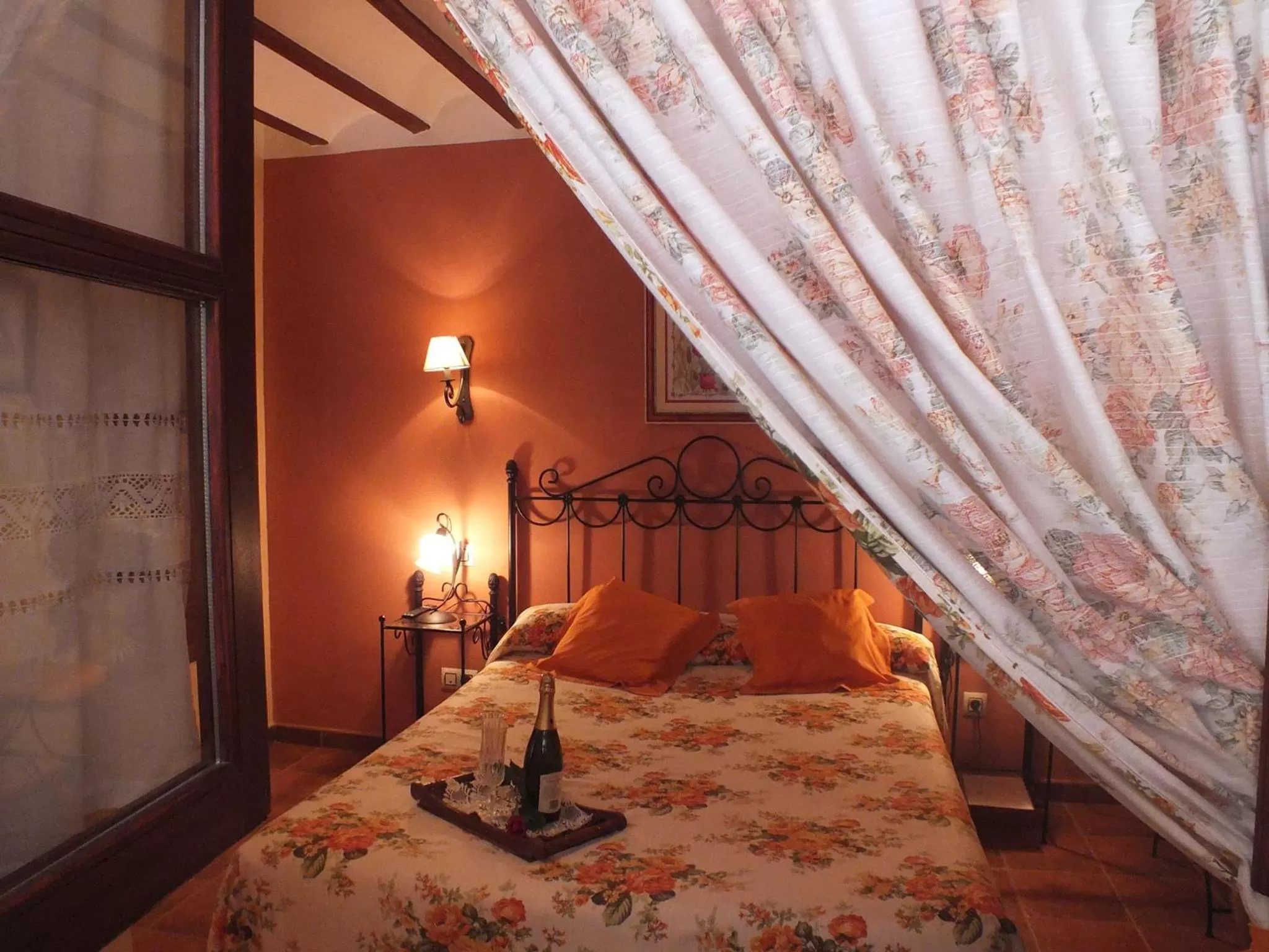 Bed in Hotel Rural Posada Los Caballeros