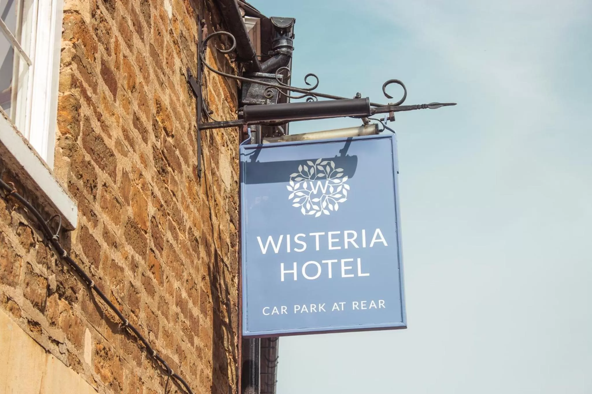 Day in Wisteria Hotel