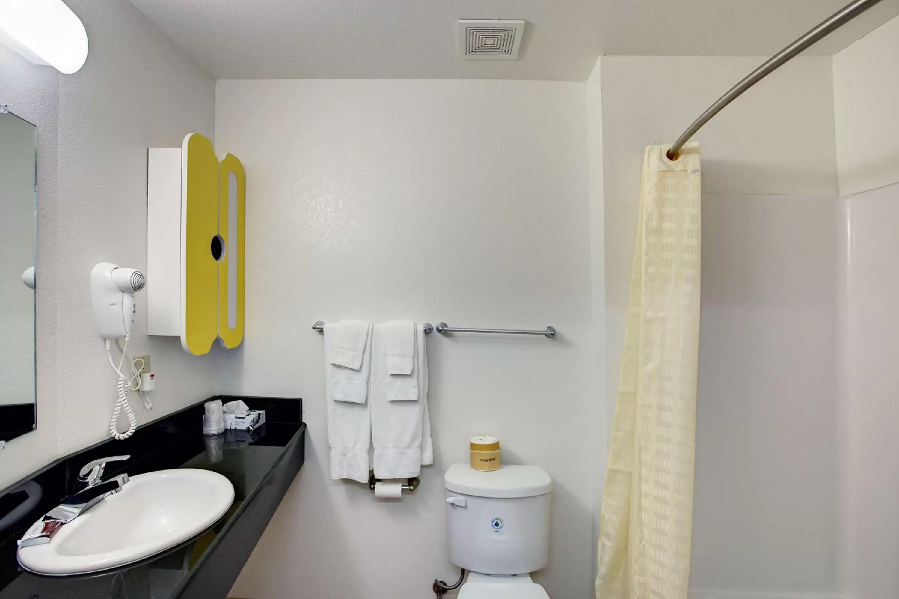 Toilet, Bathroom in Studio 6-Sweetwater, TX