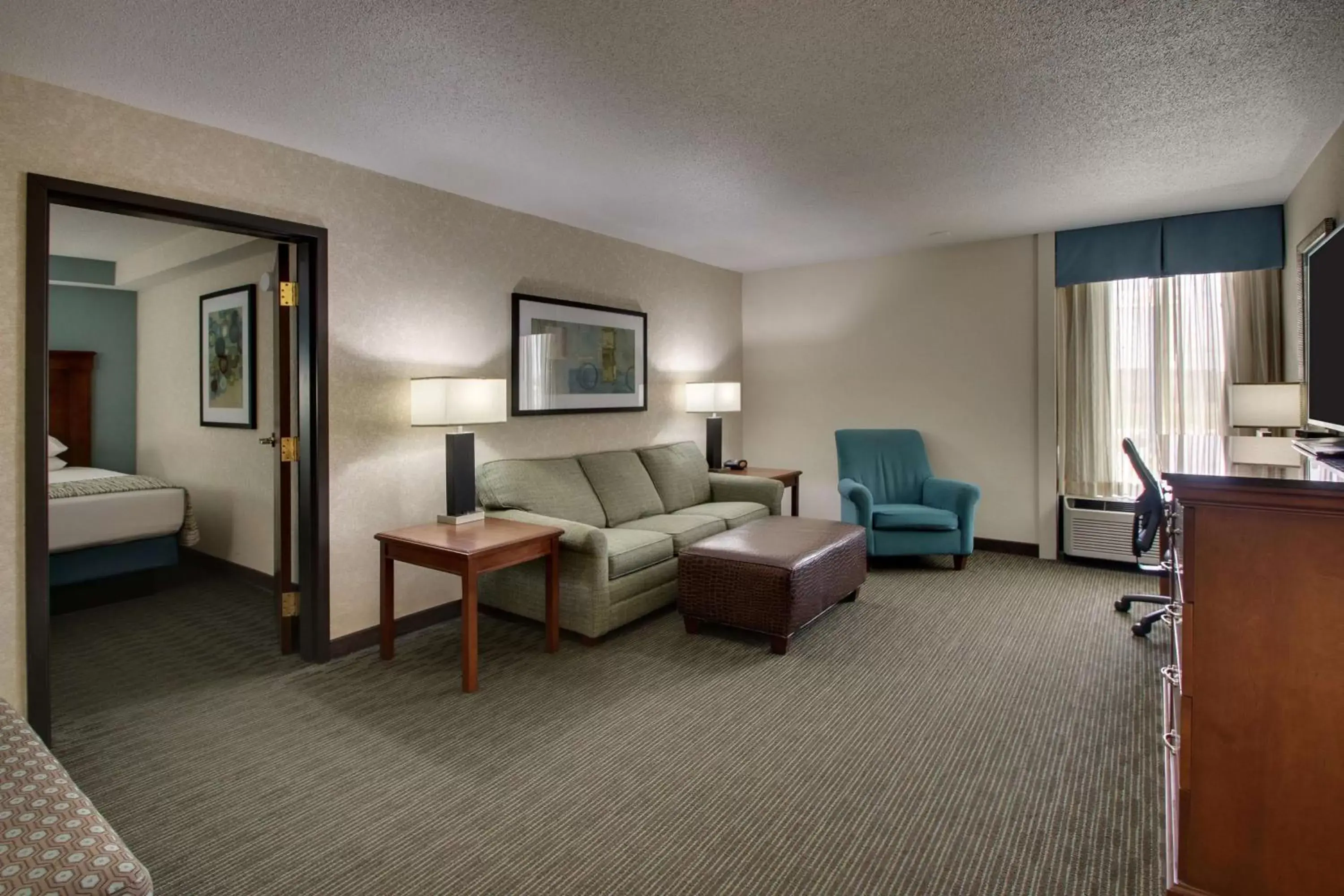 Photo of the whole room, Seating Area in Drury Inn & Suites Cape Girardeau