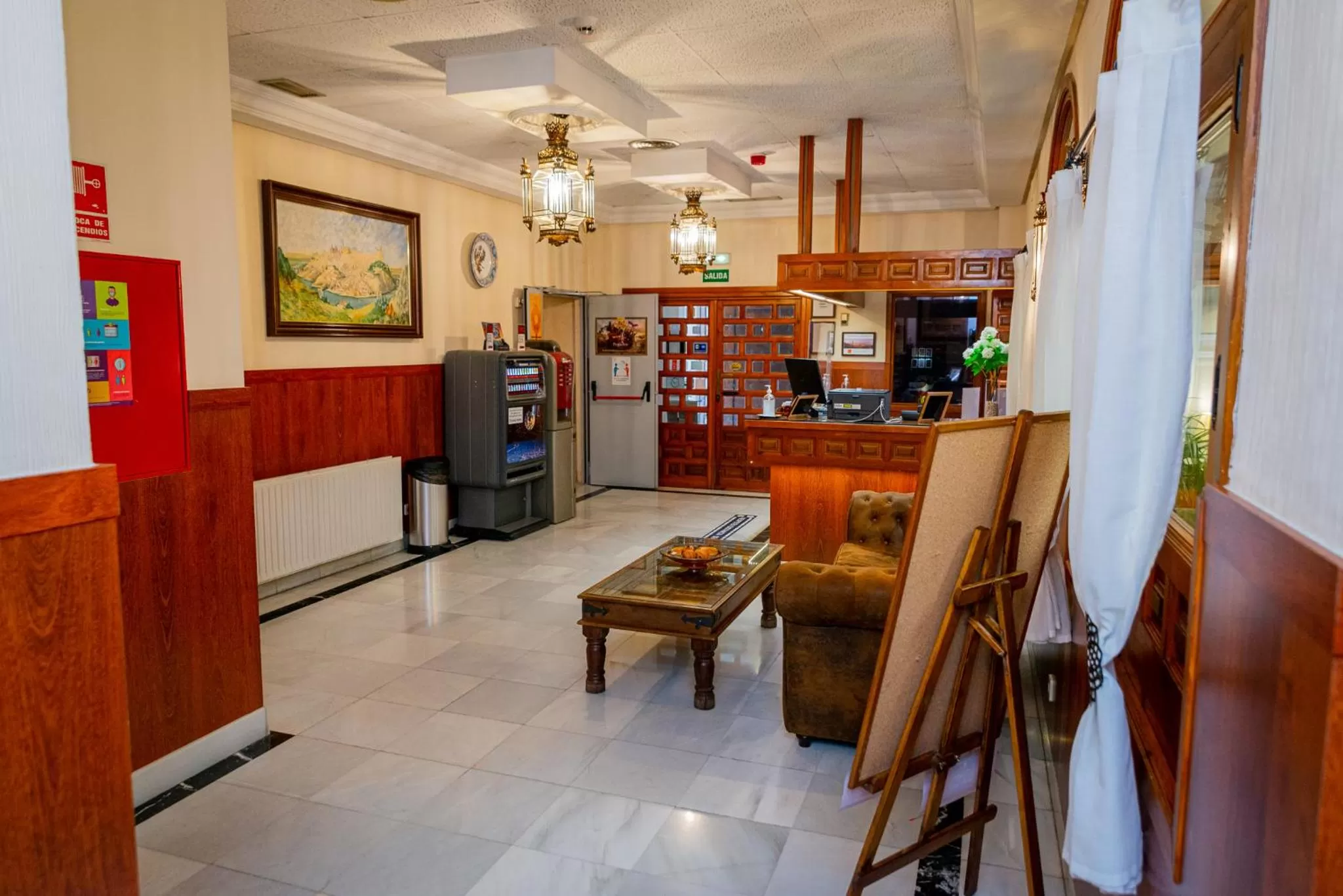 Facade/entrance in Hotel Santa Isabel