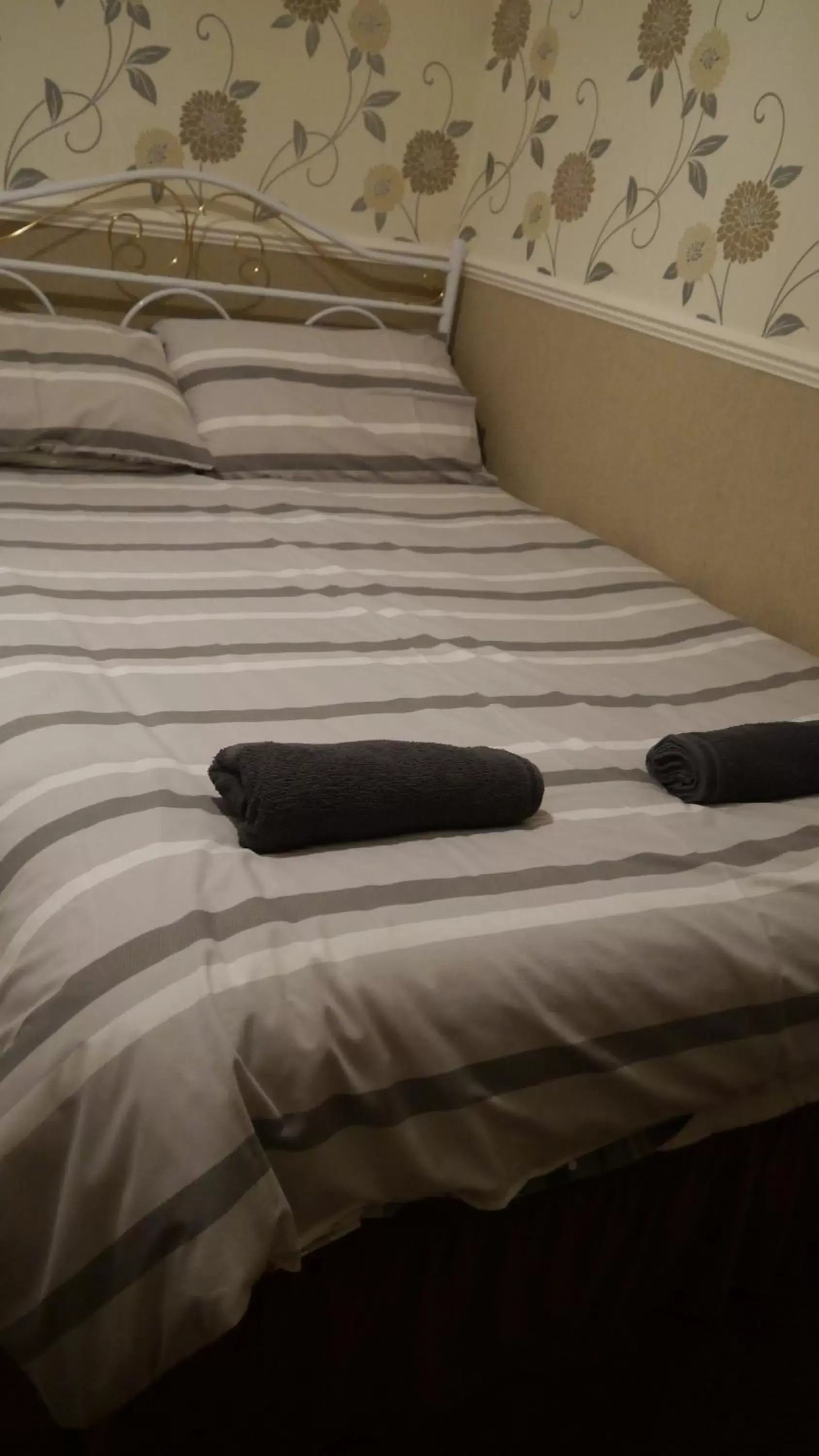 Bed in Hornby House Hotel