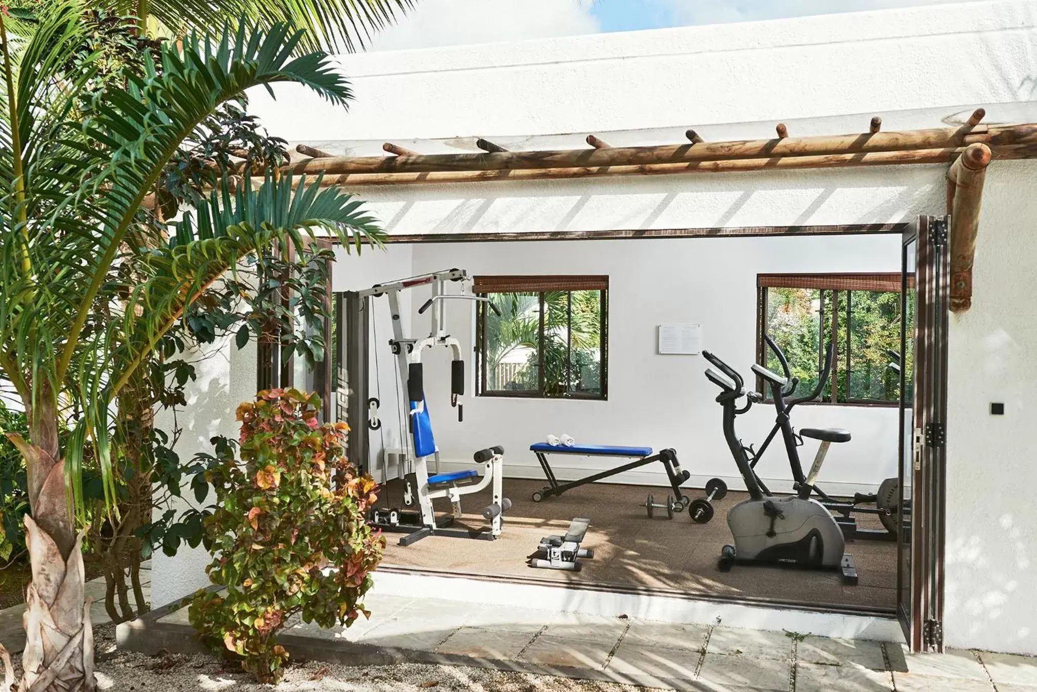 Fitness centre/facilities in Coin de Mire Attitude Fitness centre/facilities in Coin de Mire Attitude