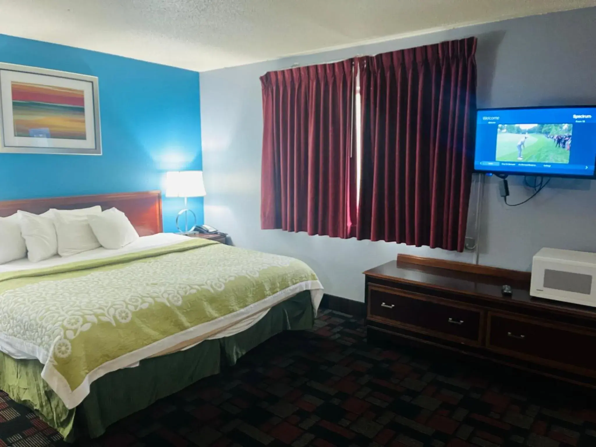 Bedroom, Bed in Rodeway Inn