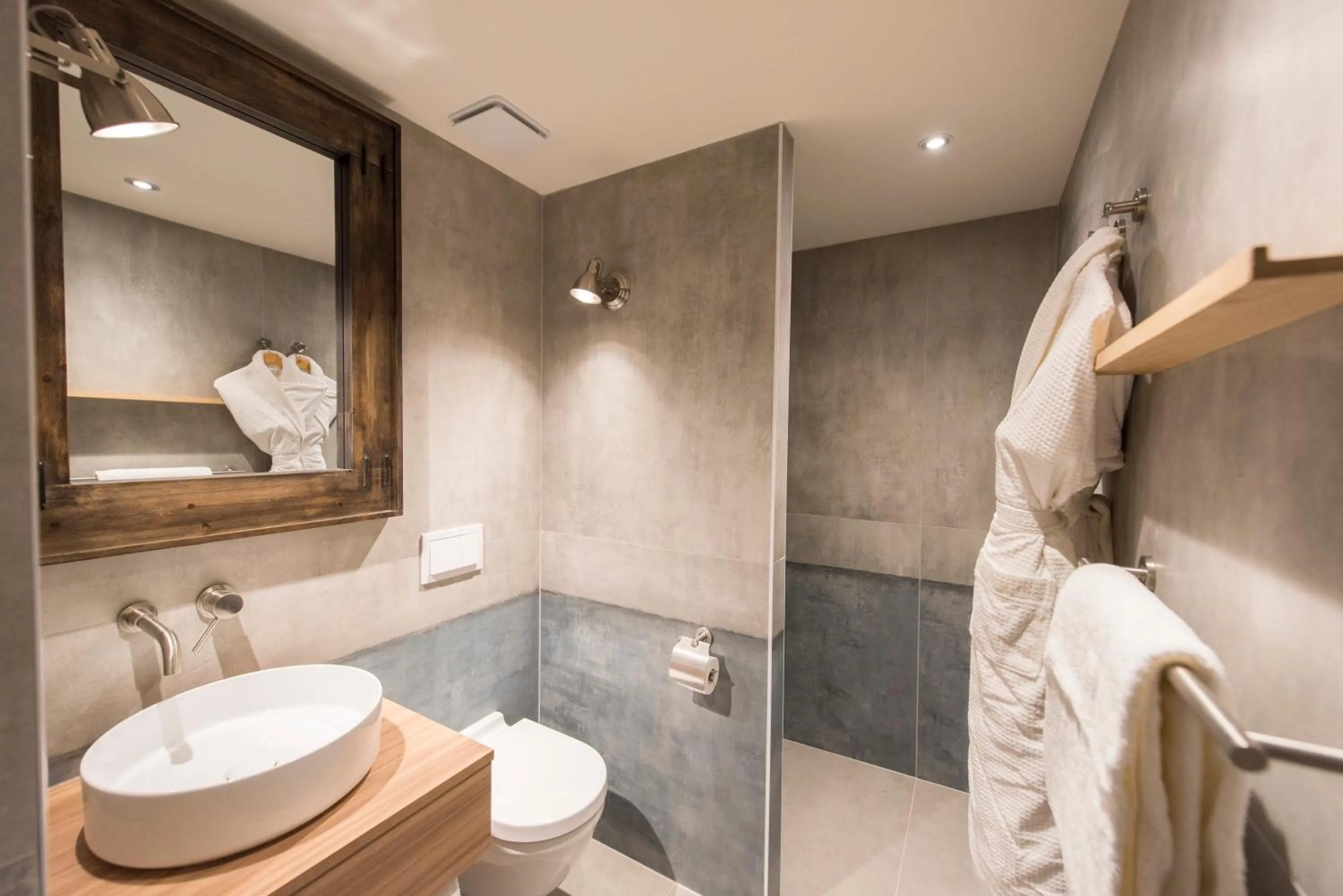 Shower in L'Anderenis Boutique Hôtel