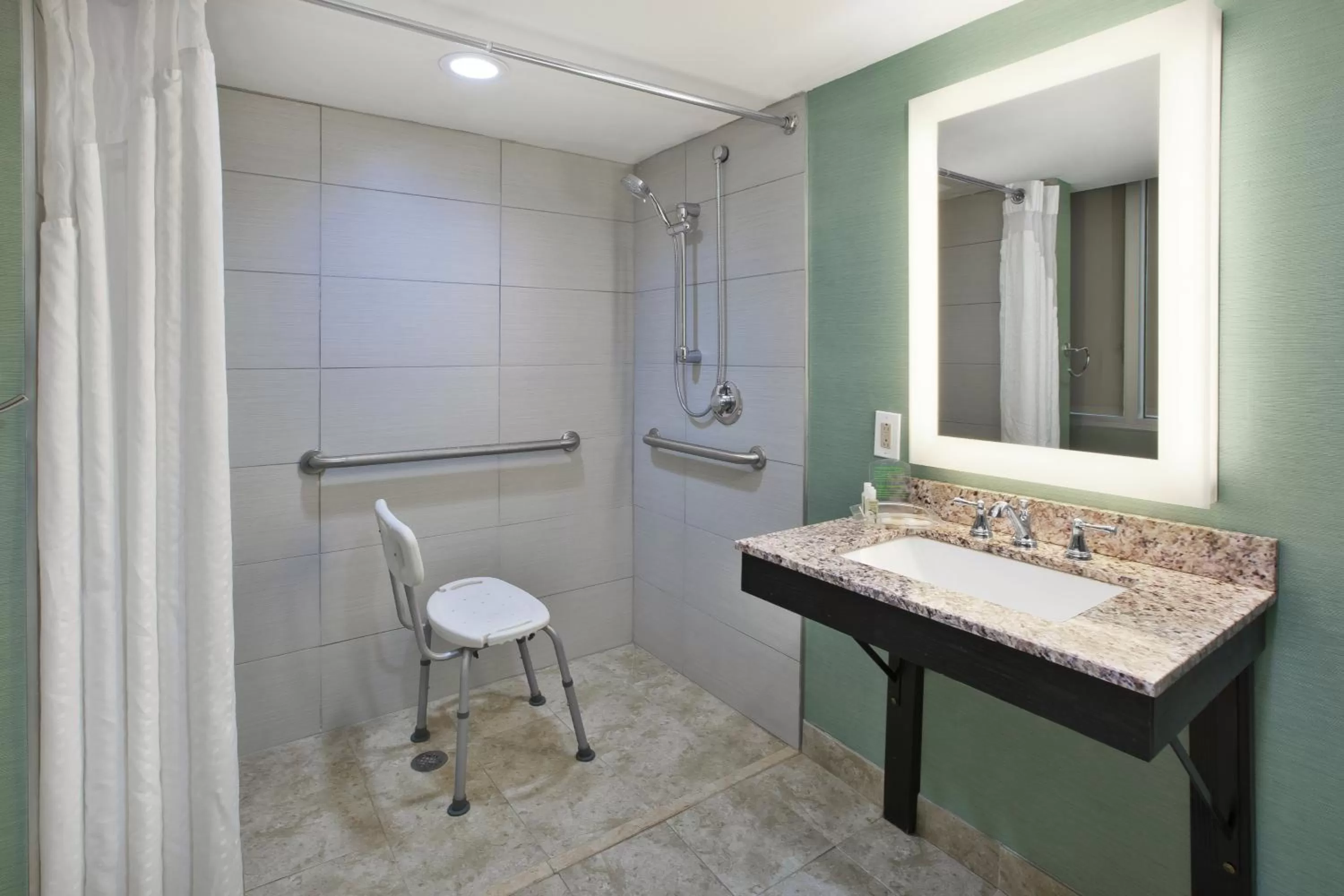 Bathroom in Holiday Inn Columbus Dwtn-Capitol Square by IHG