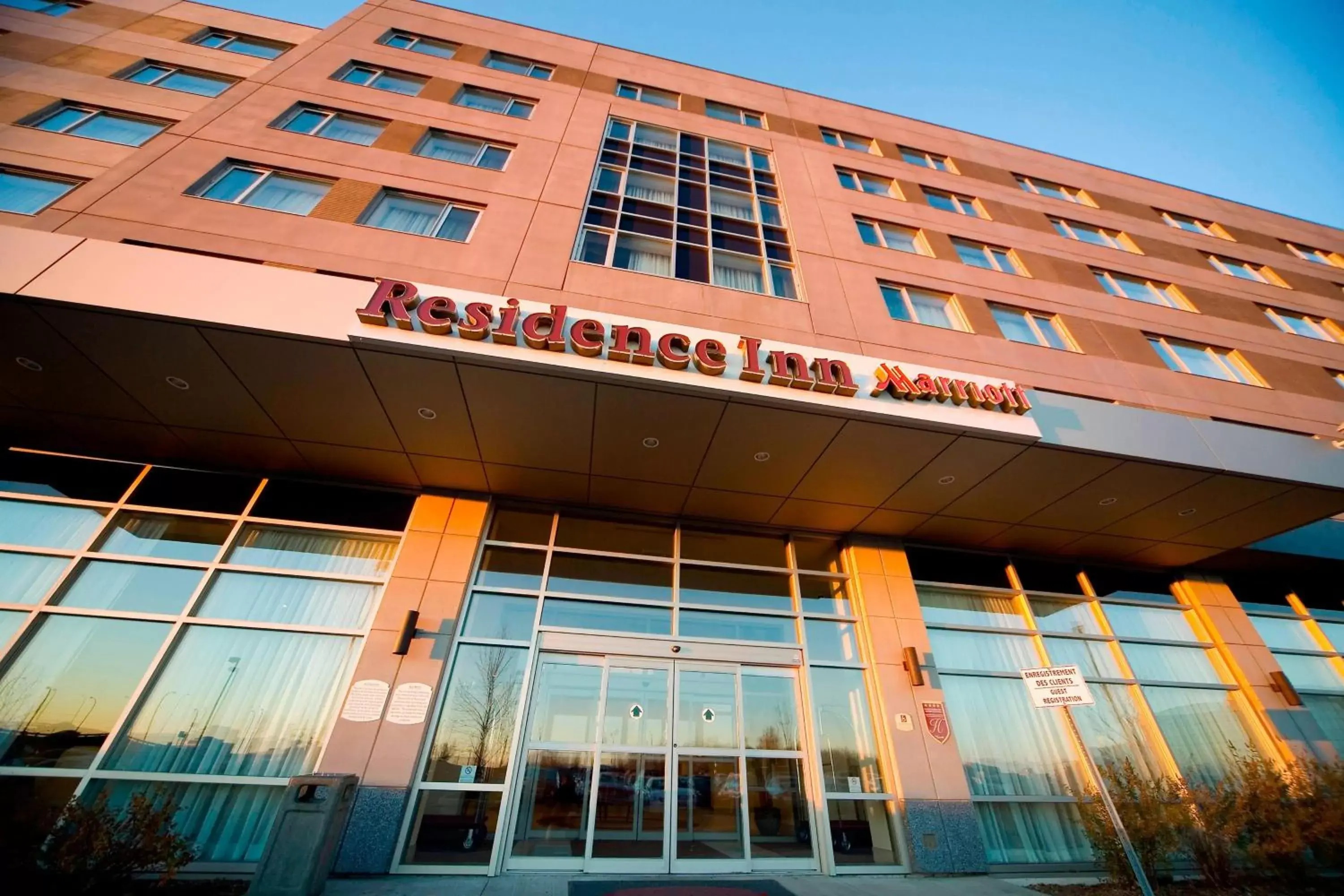 Property Building in Residence Inn by Marriott Montreal Airport