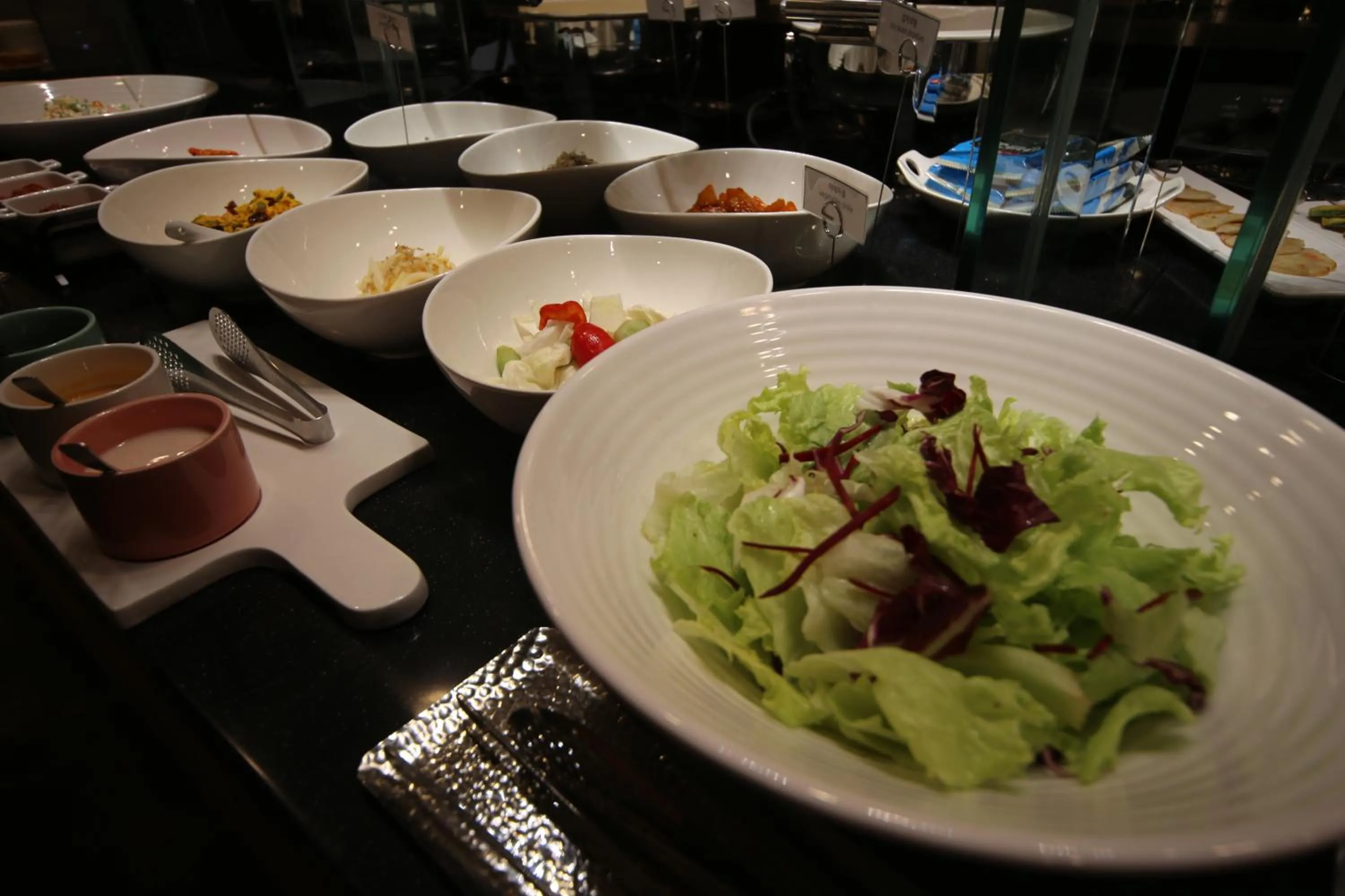 Restaurant/places to eat in Hotel Noblestay