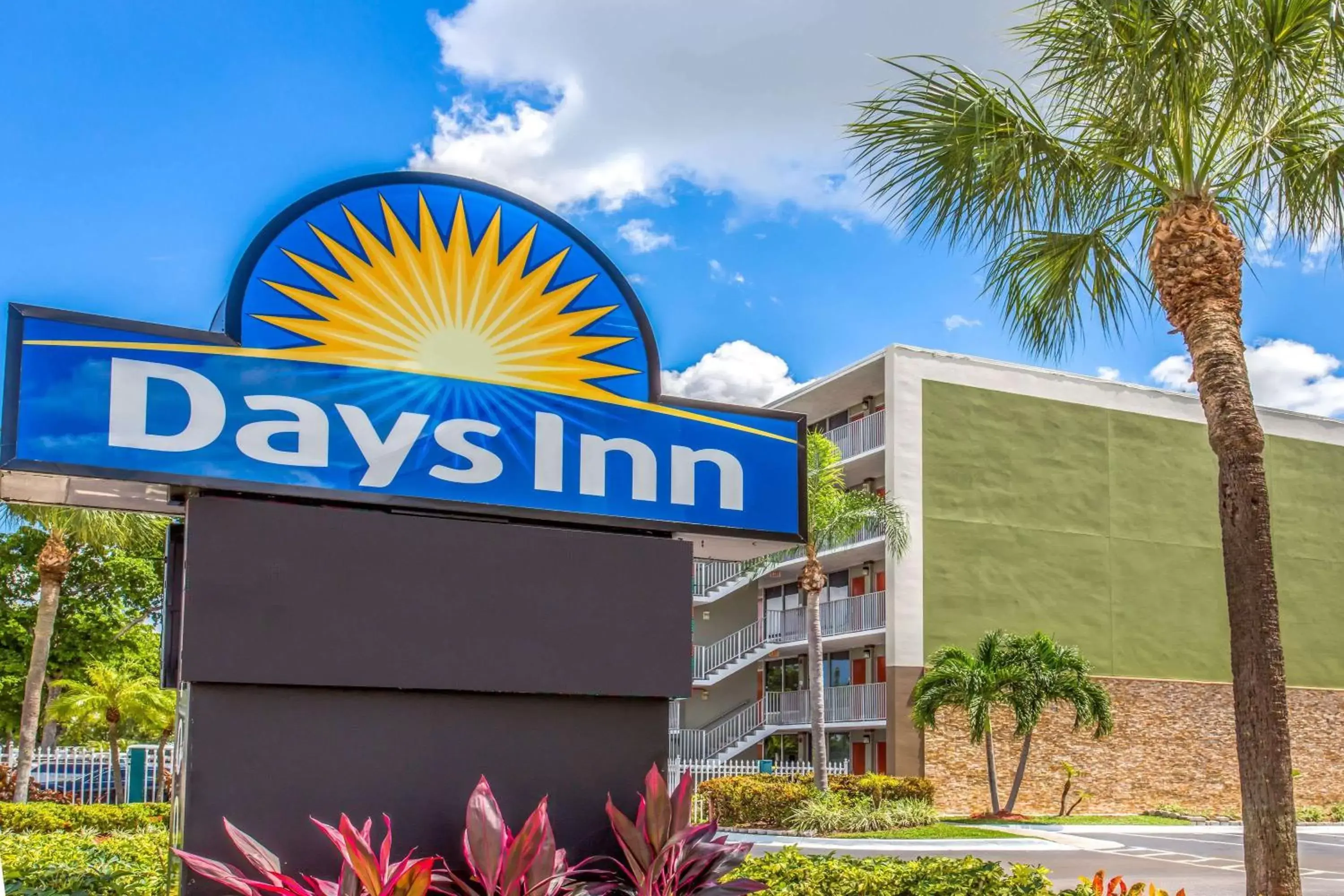 Property building in Days Inn by Wyndham Fort Lauderdale Airport Cruise Port
