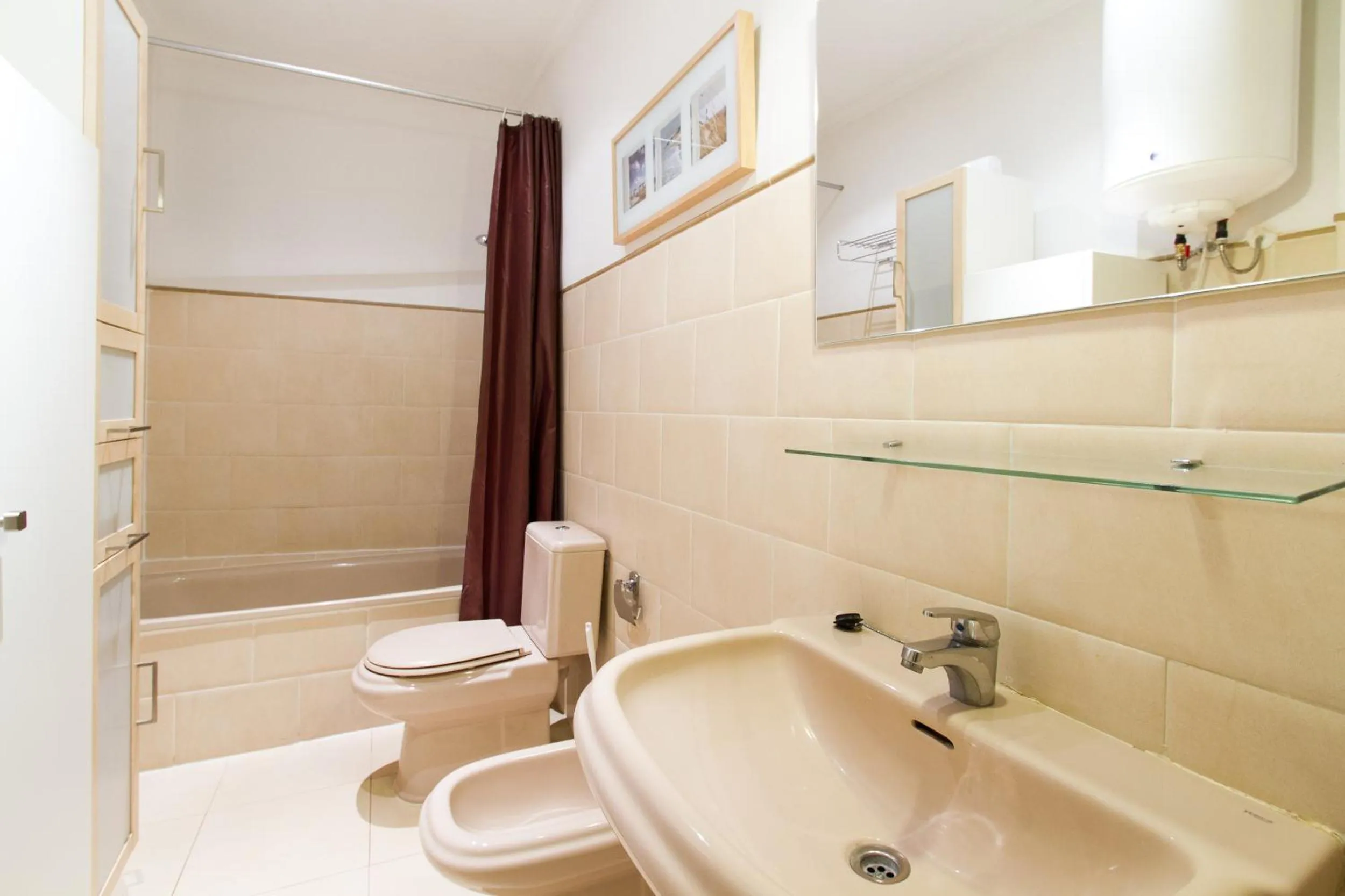 Bathroom in Living Valencia Apartments - Merced