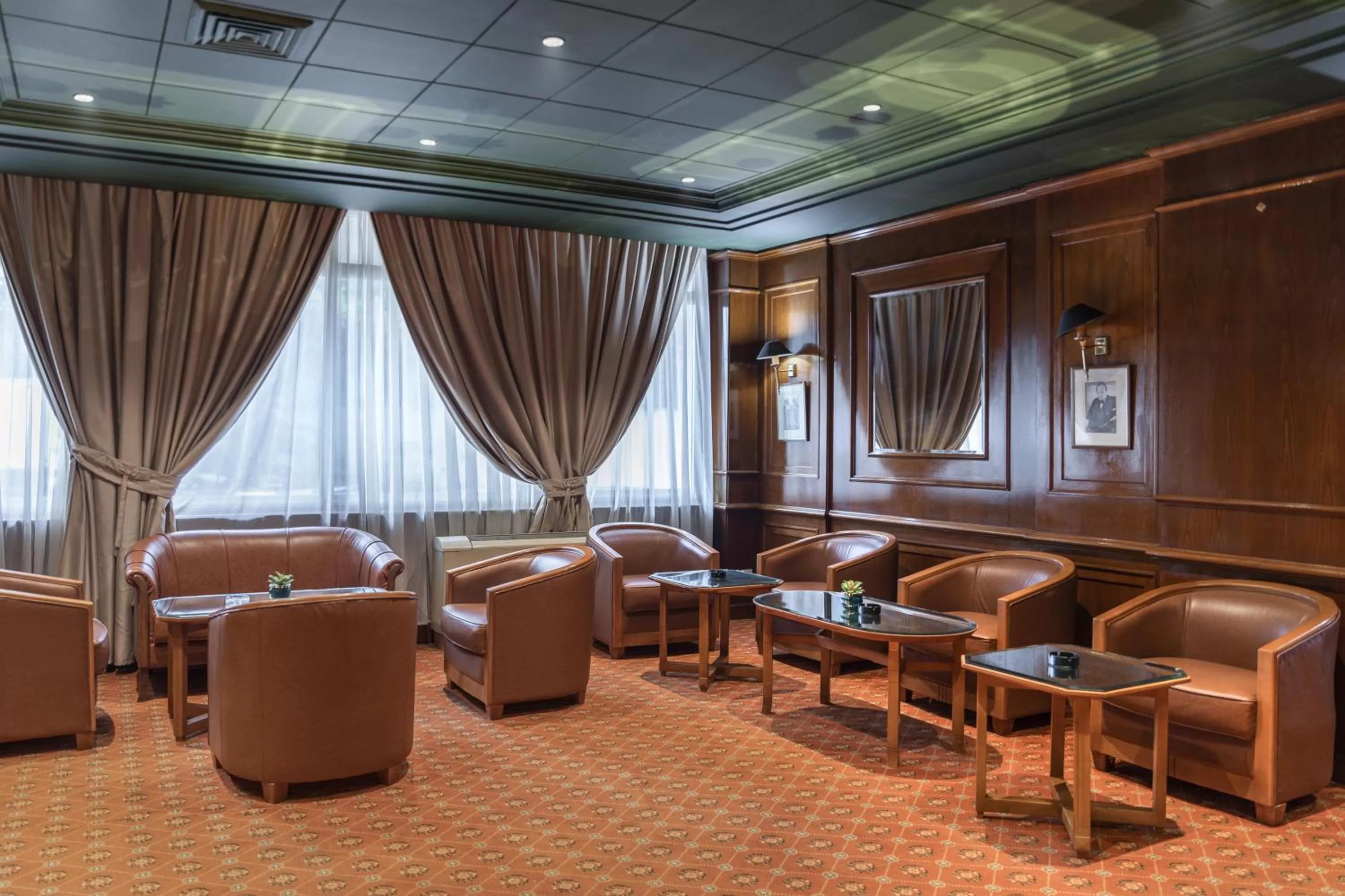 Lounge or bar in Golden Tulip El Mechtel