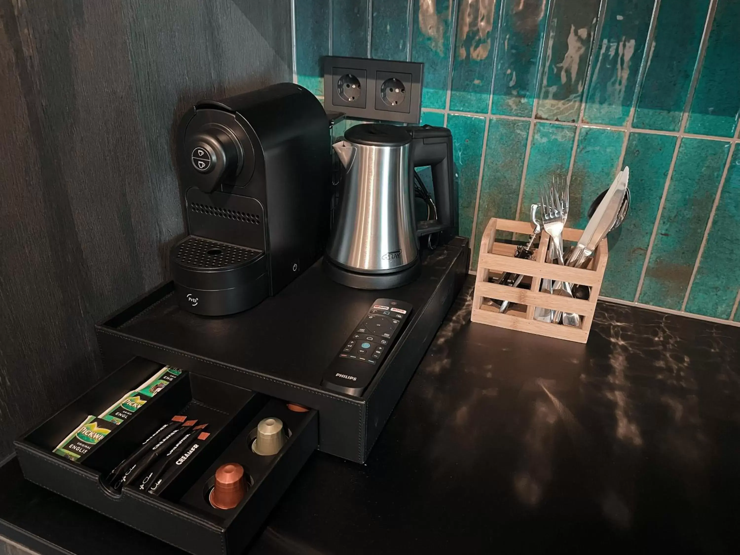 Coffee/tea facilities in Hotel de Kastanjefabriek