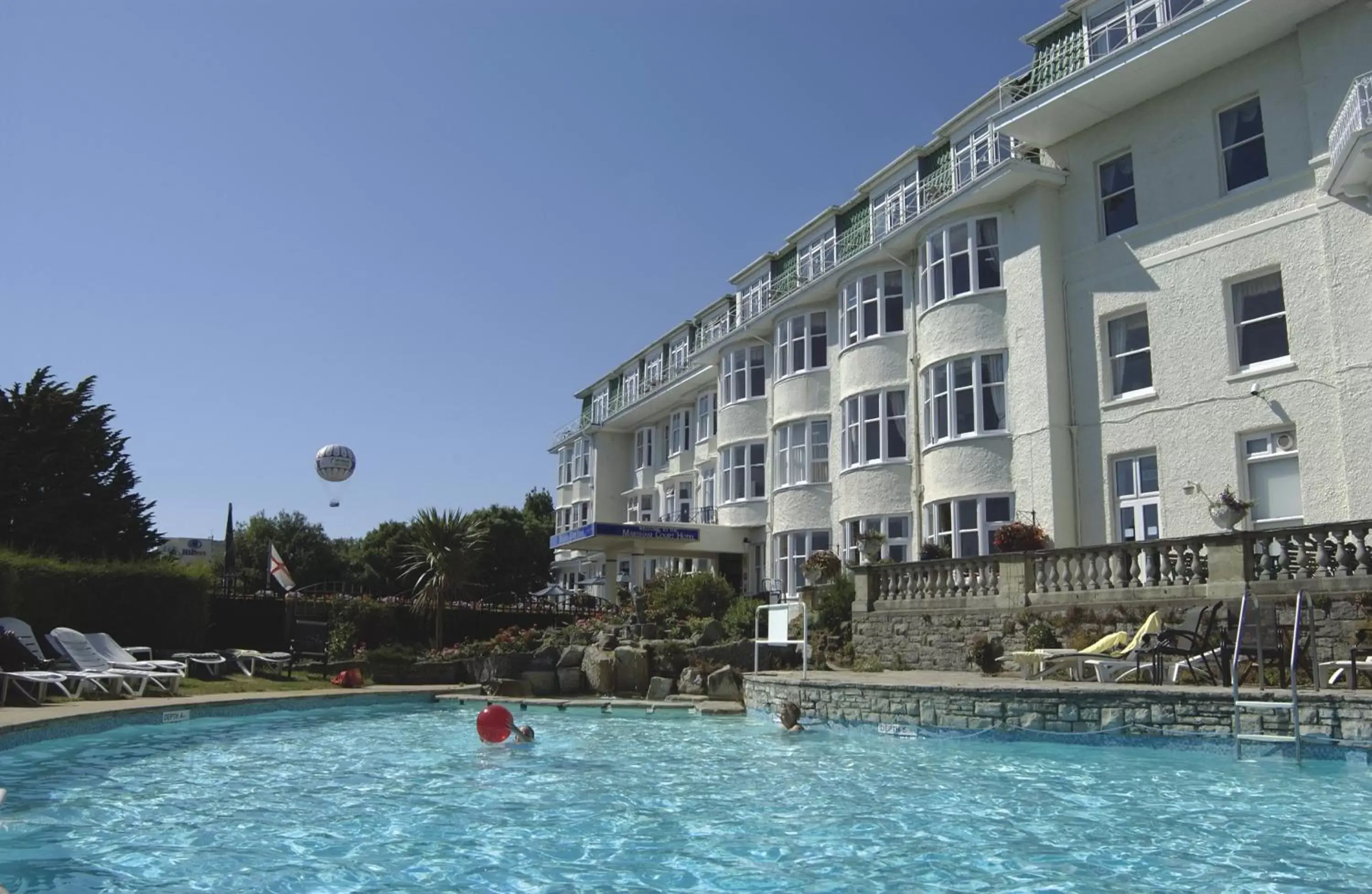 Facade/entrance, Swimming Pool in Marsham Court Hotel