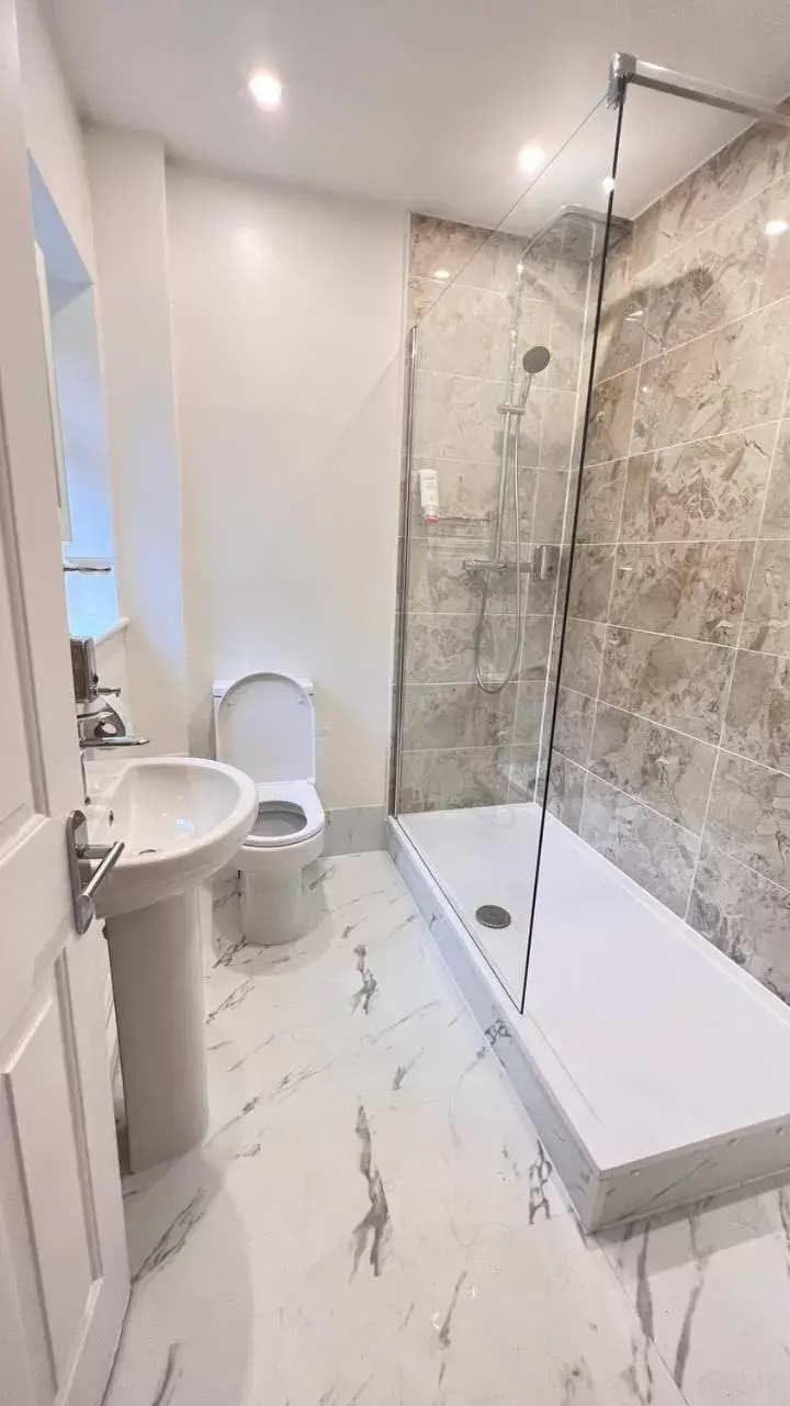 Bathroom in Dalesgate Hotel - Self Check In