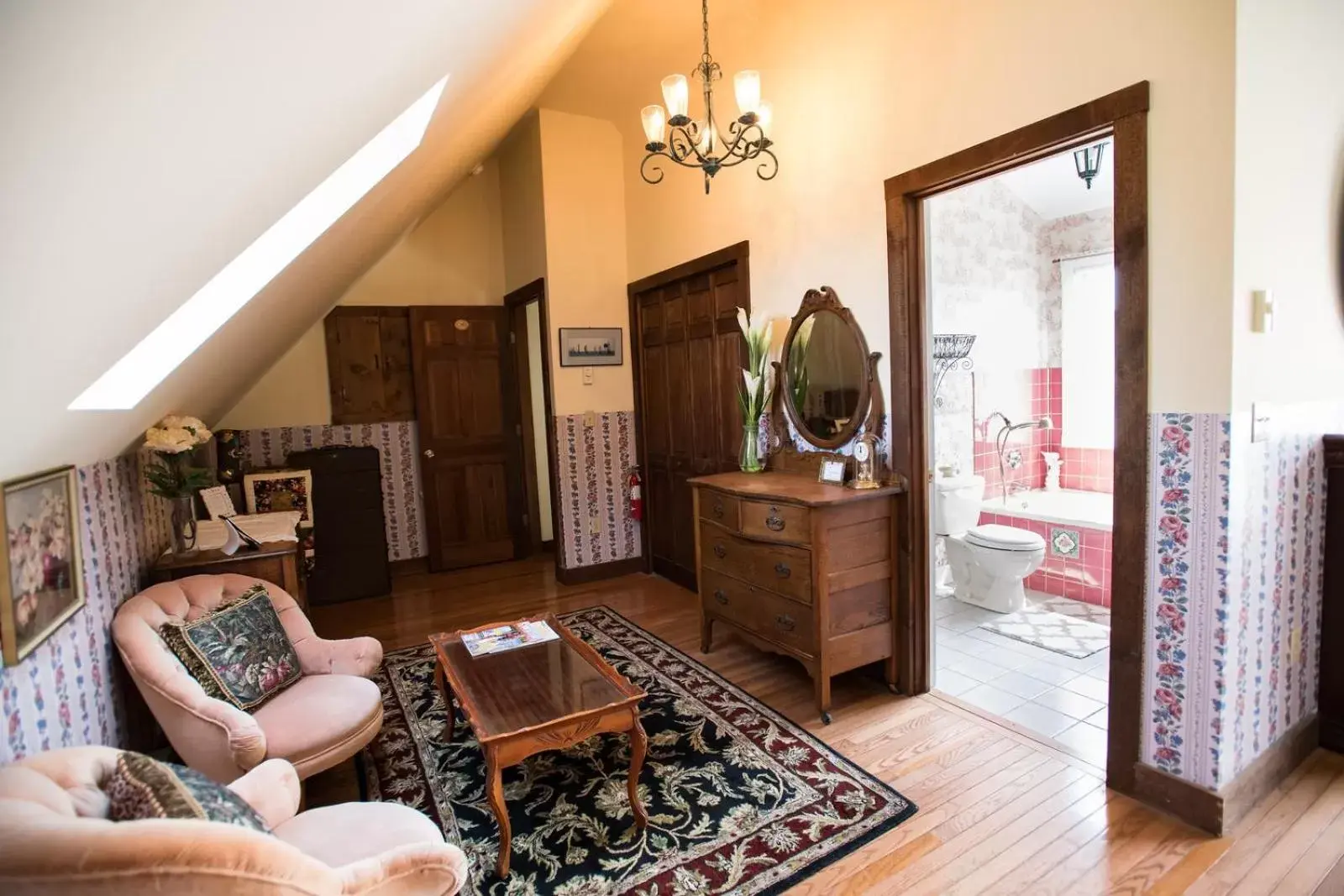 Bedroom, Seating Area in Gardenview Bed and Breakfast