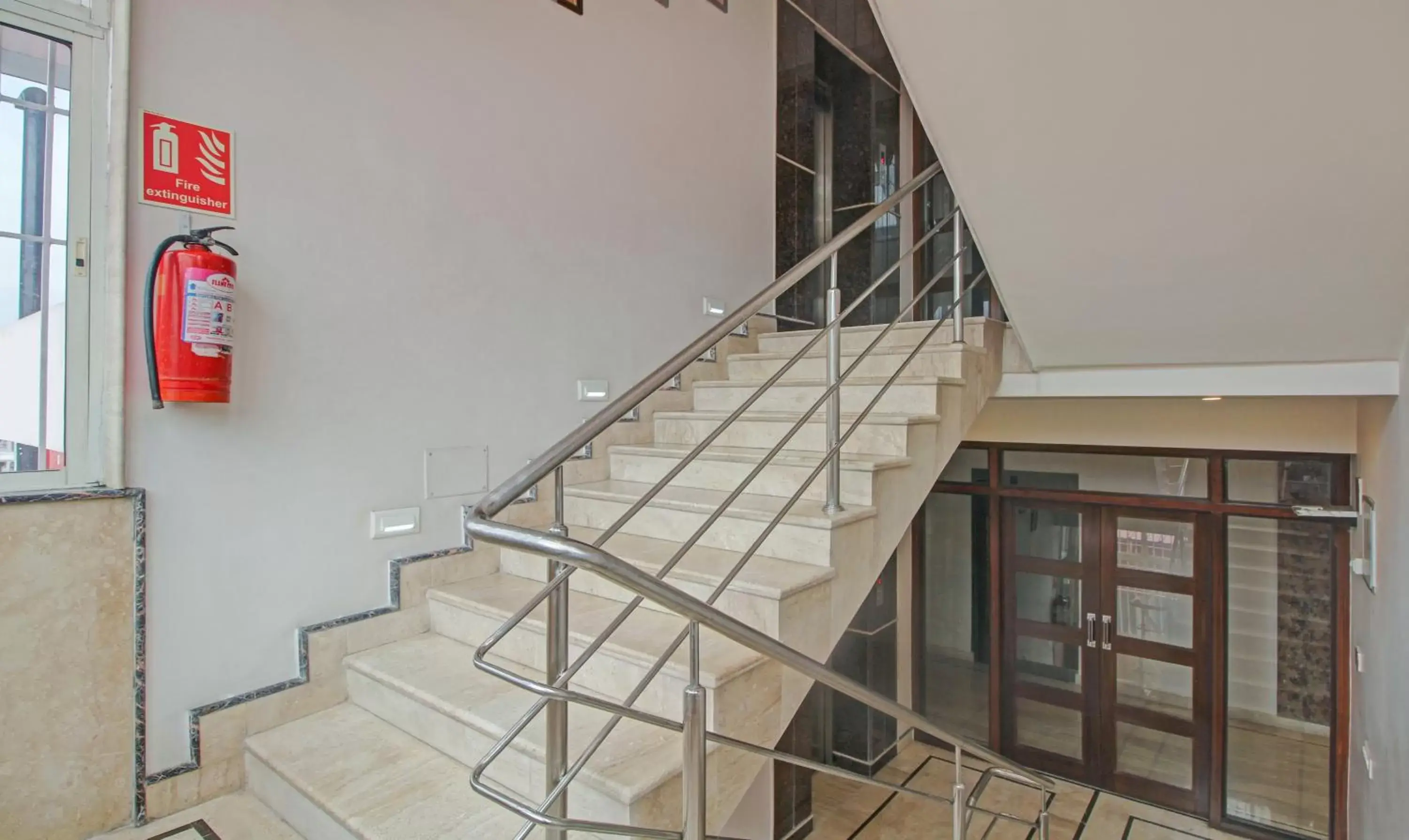 Lobby or reception in Treebo Sreema Saltlake Near City Centre Mall Lobby or reception in Treebo Sreema Saltlake Near City Centre Mall