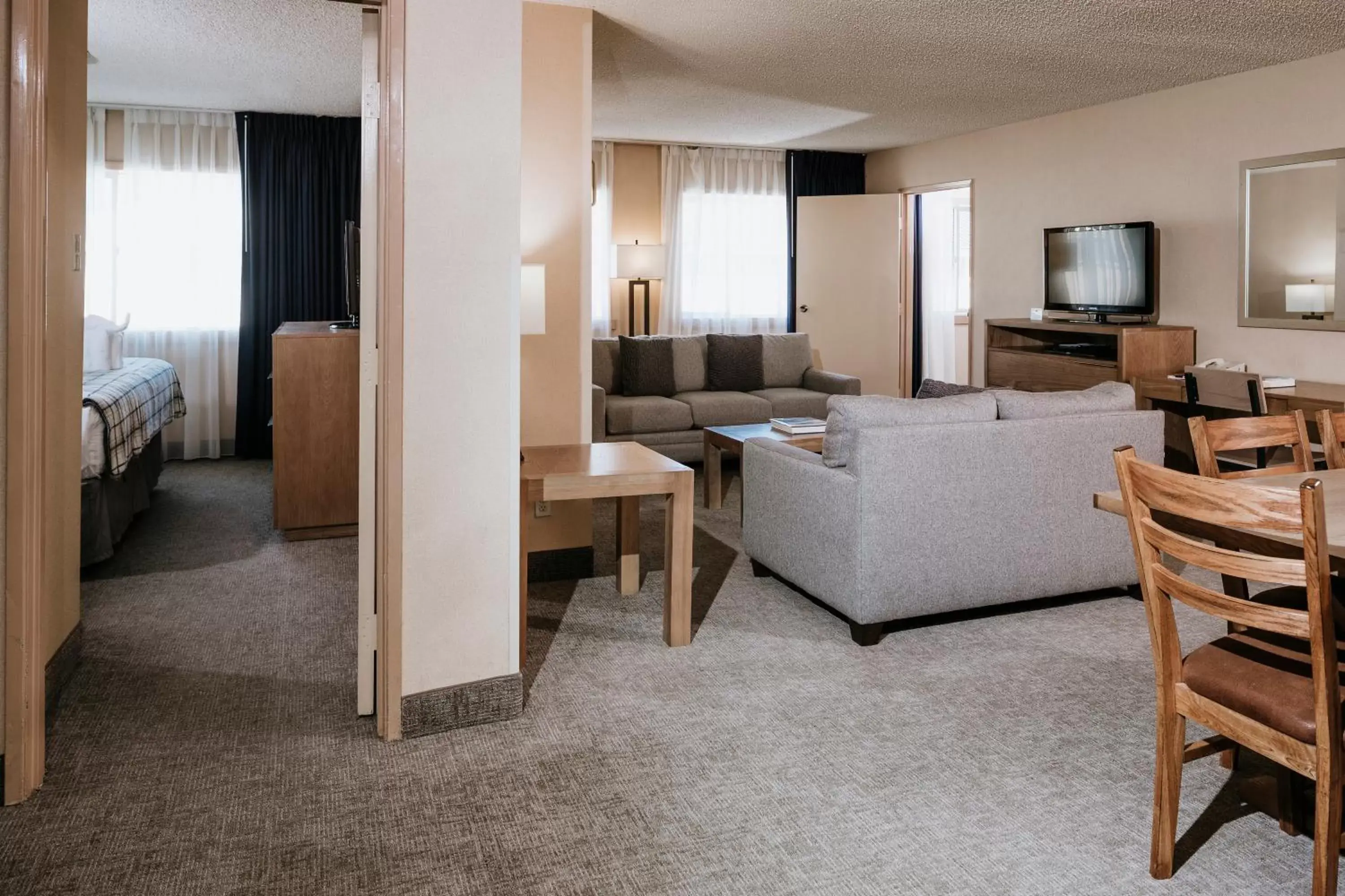 Living room, Seating Area in Mammoth Mountain Inn