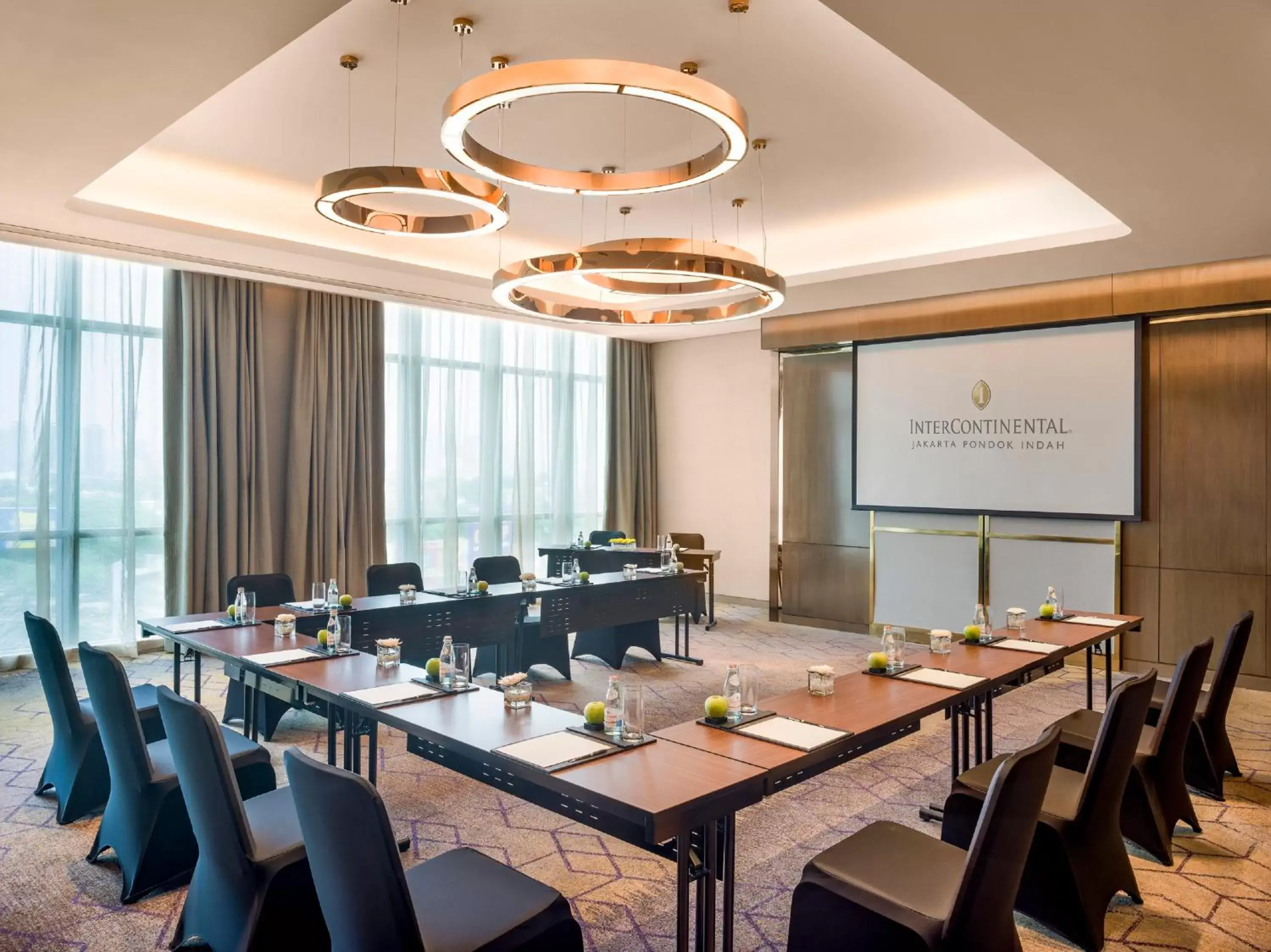 Meeting/conference room in InterContinental Hotels Jakarta Pondok Indah, an IHG Hotel