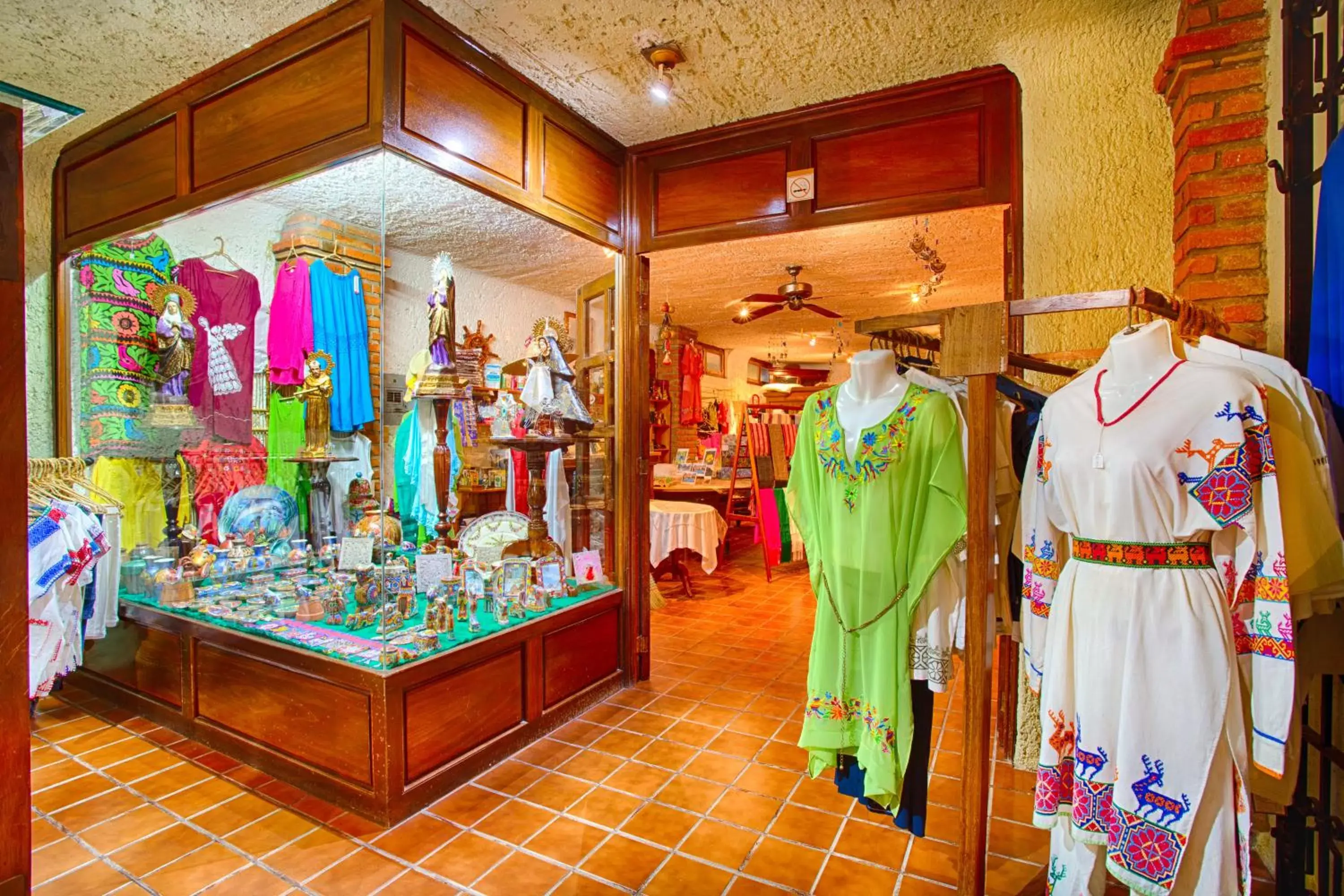 On-site shops in Hotel Garza Canela