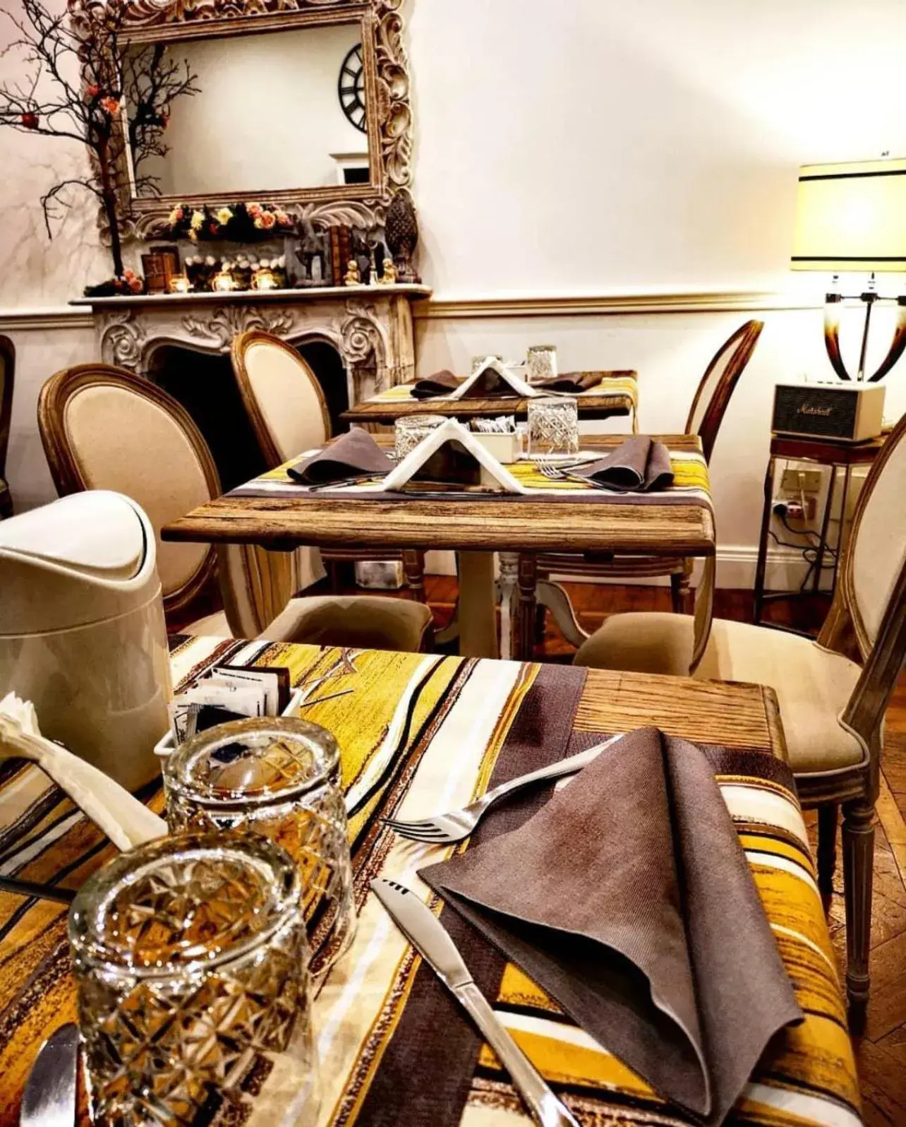 Restaurant/places to eat in Hotel Lombardia