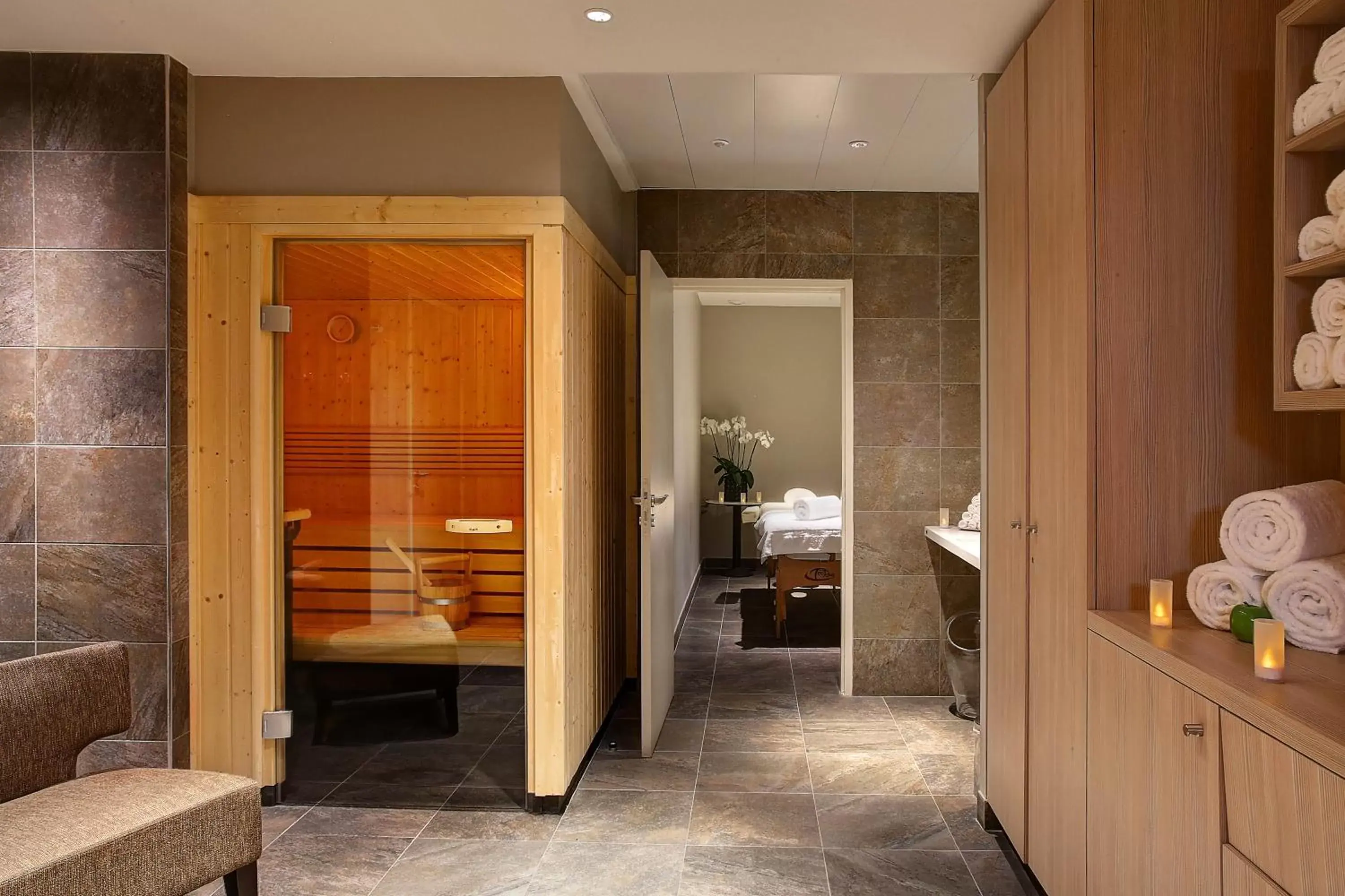 Sauna, Spa/Wellness in Best Western Plus Paris Meudon Ermitage