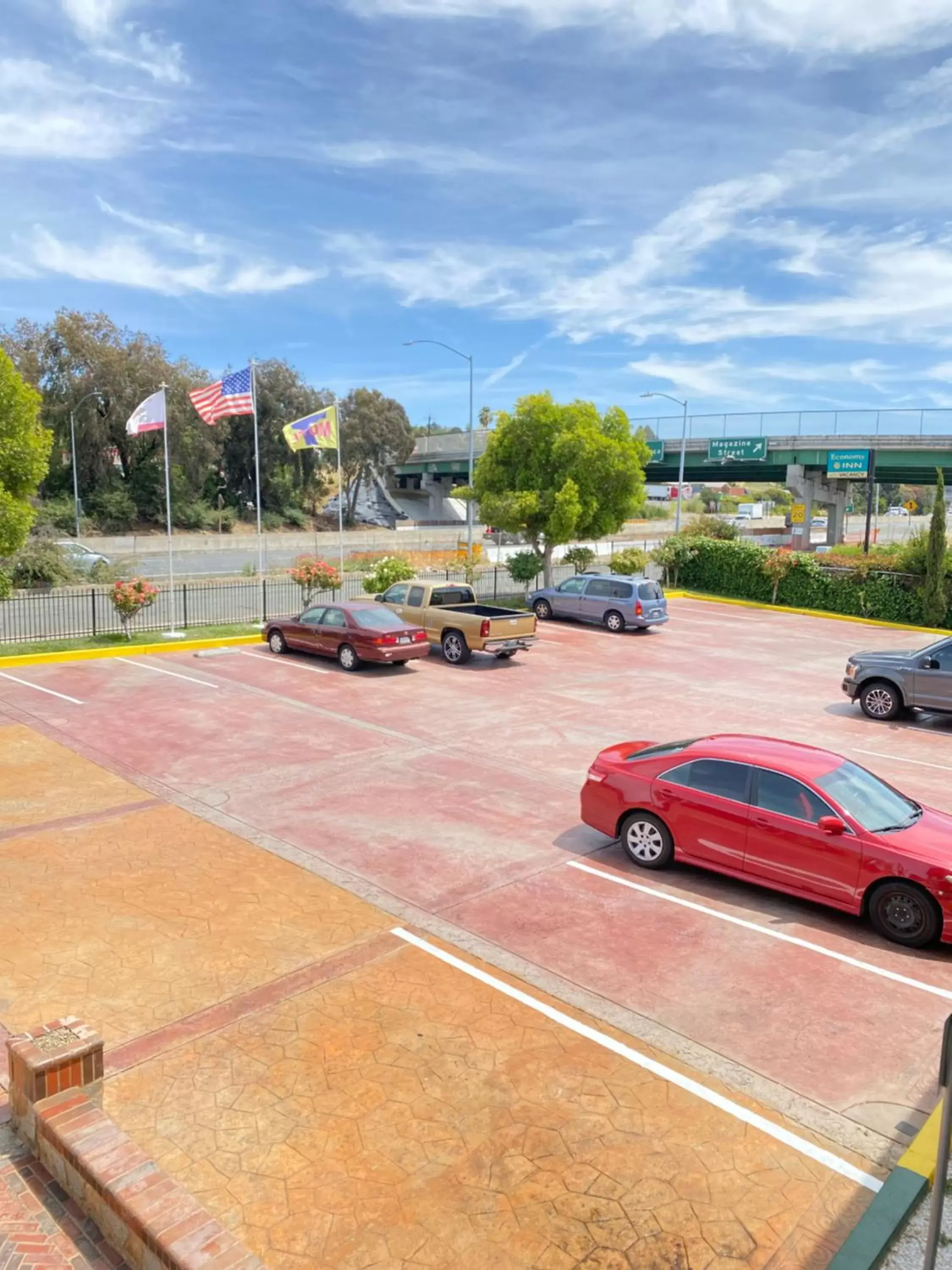 Parking in Motel 7 - Near Six Flags, Vallejo - Napa Valley