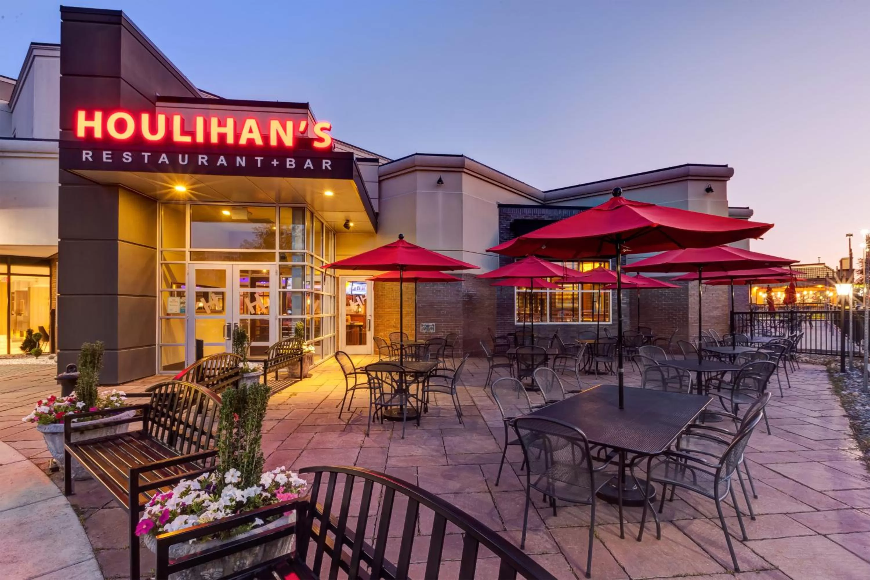 Restaurant/places to eat in Crowne Plaza Dulles Airport by IHG