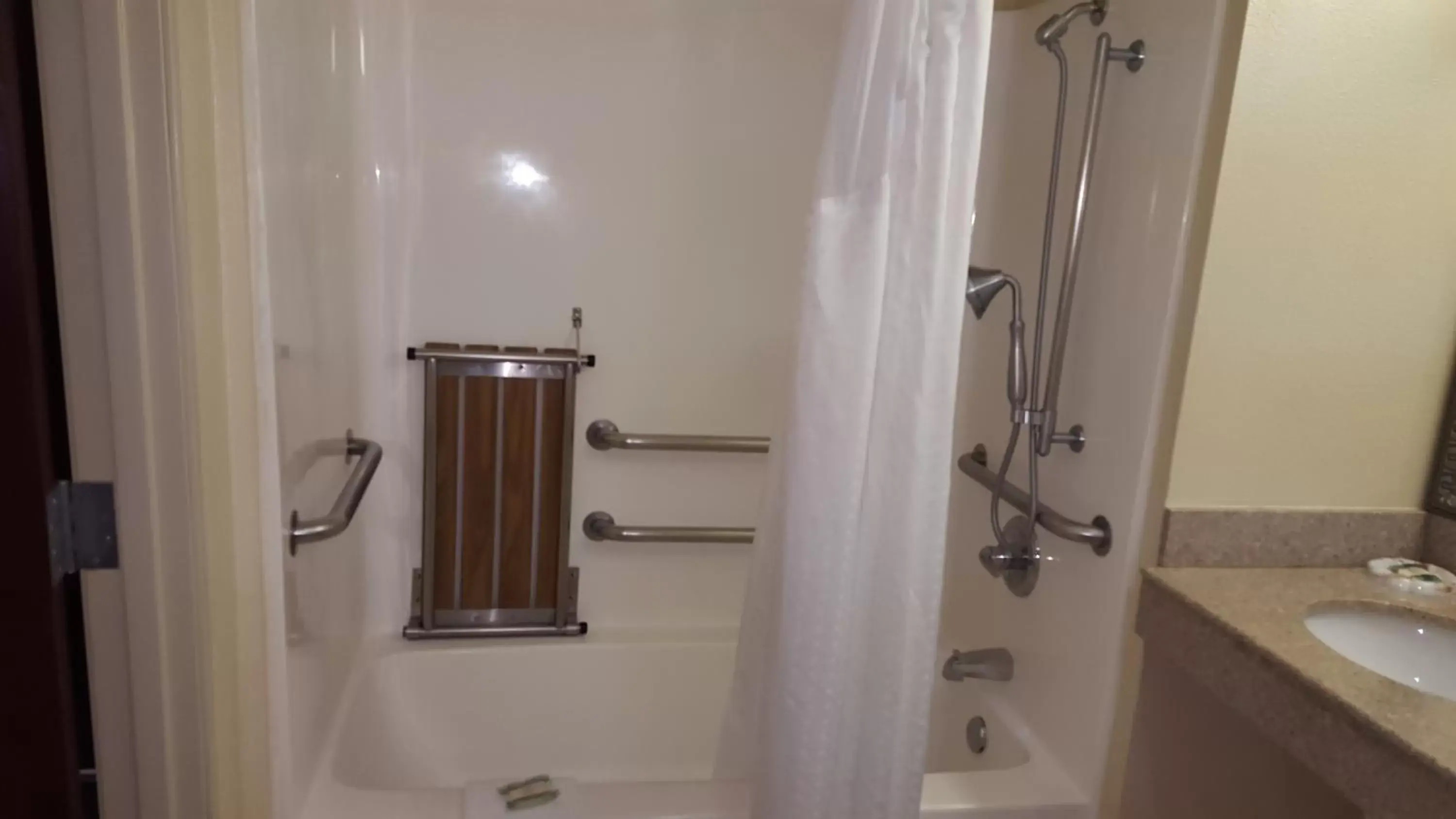 Shower, Bathroom in Country Inn & Suites by Radisson, Fort Worth West l-30 NAS JRB