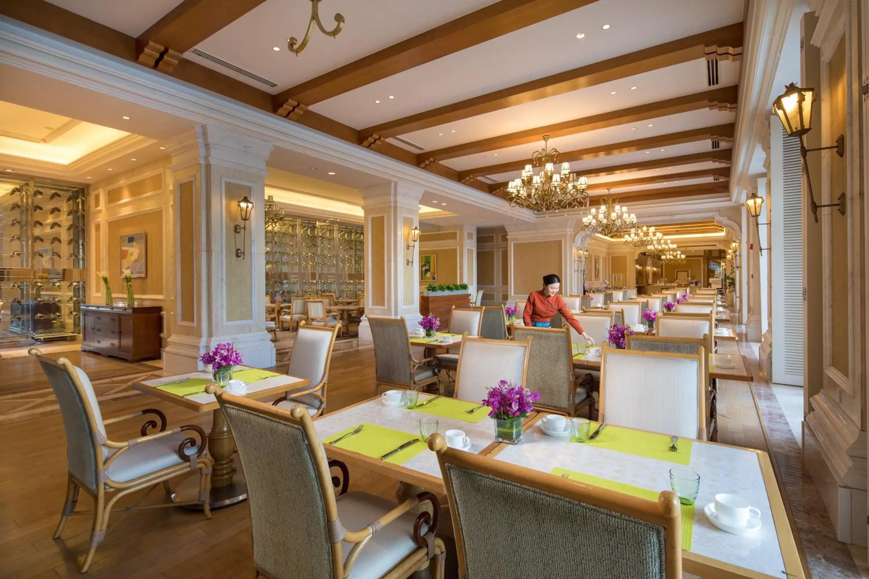 Breakfast, Restaurant/Places to Eat in Crowne Plaza Ocean Spring Resort, an IHG Hotel