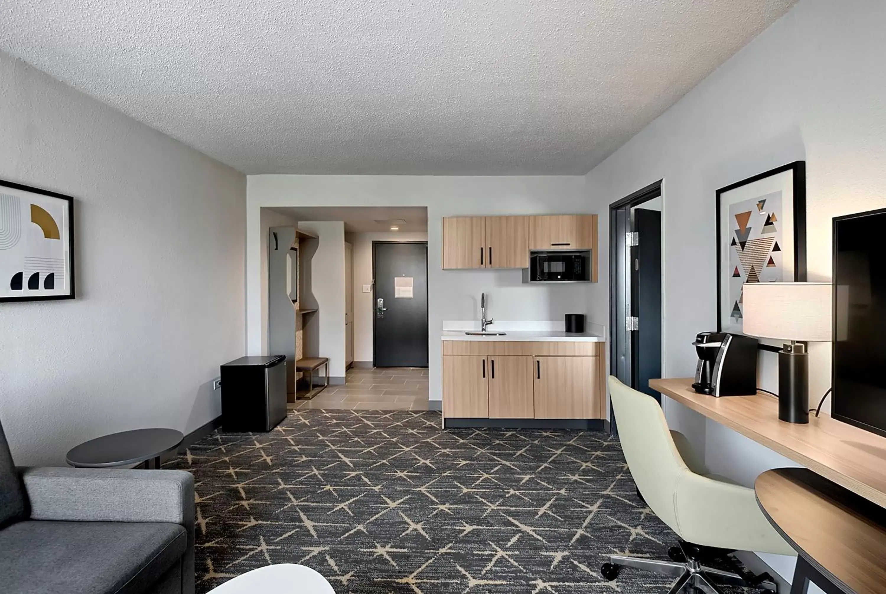 Photo of the whole room, Kitchen/Kitchenette in Holiday Inn Hotel & Suites Chicago - Downtown, an IHG Hotel