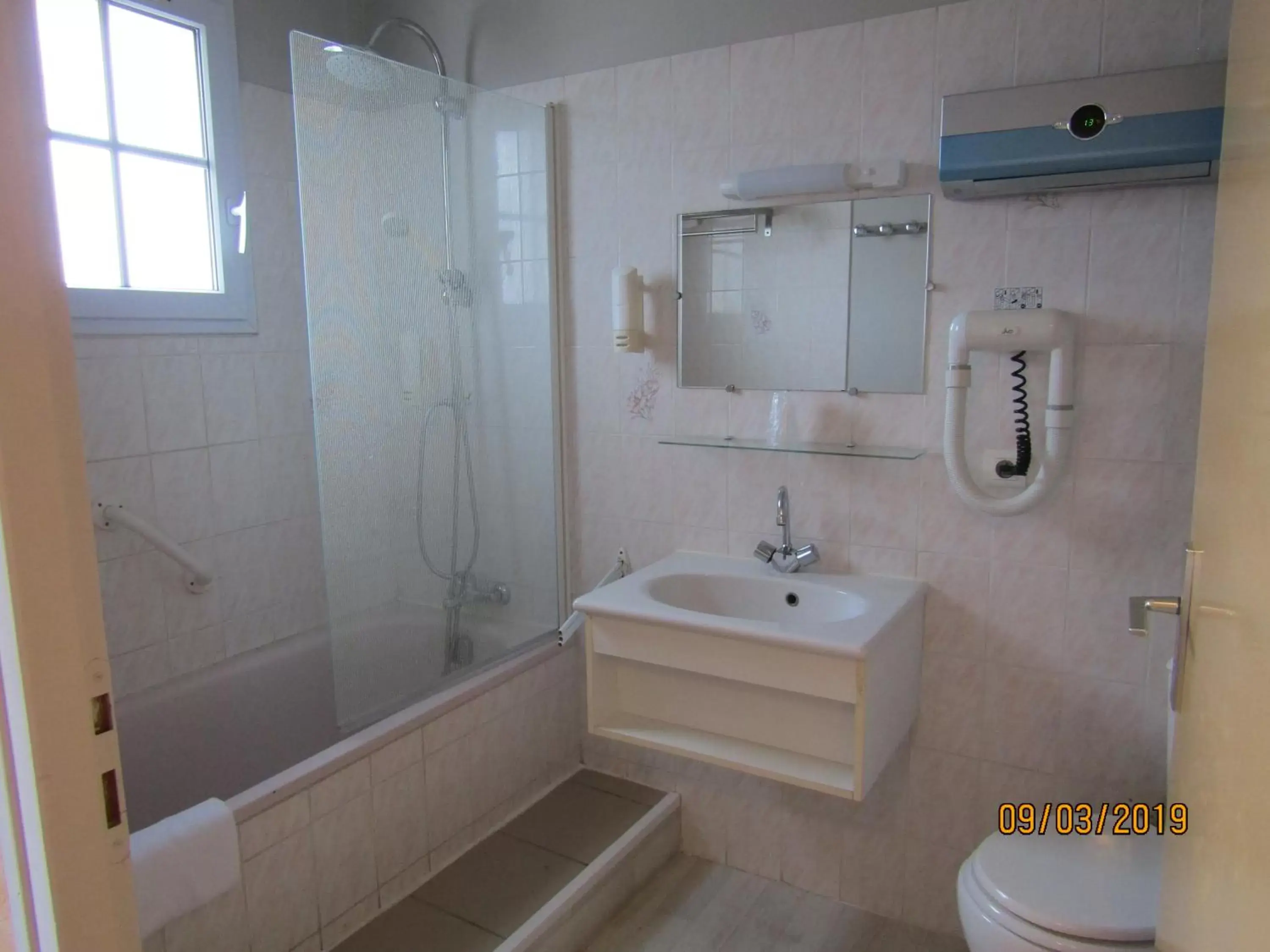 Property building, Bathroom in Le Mareuillais Hotel-Restaurant