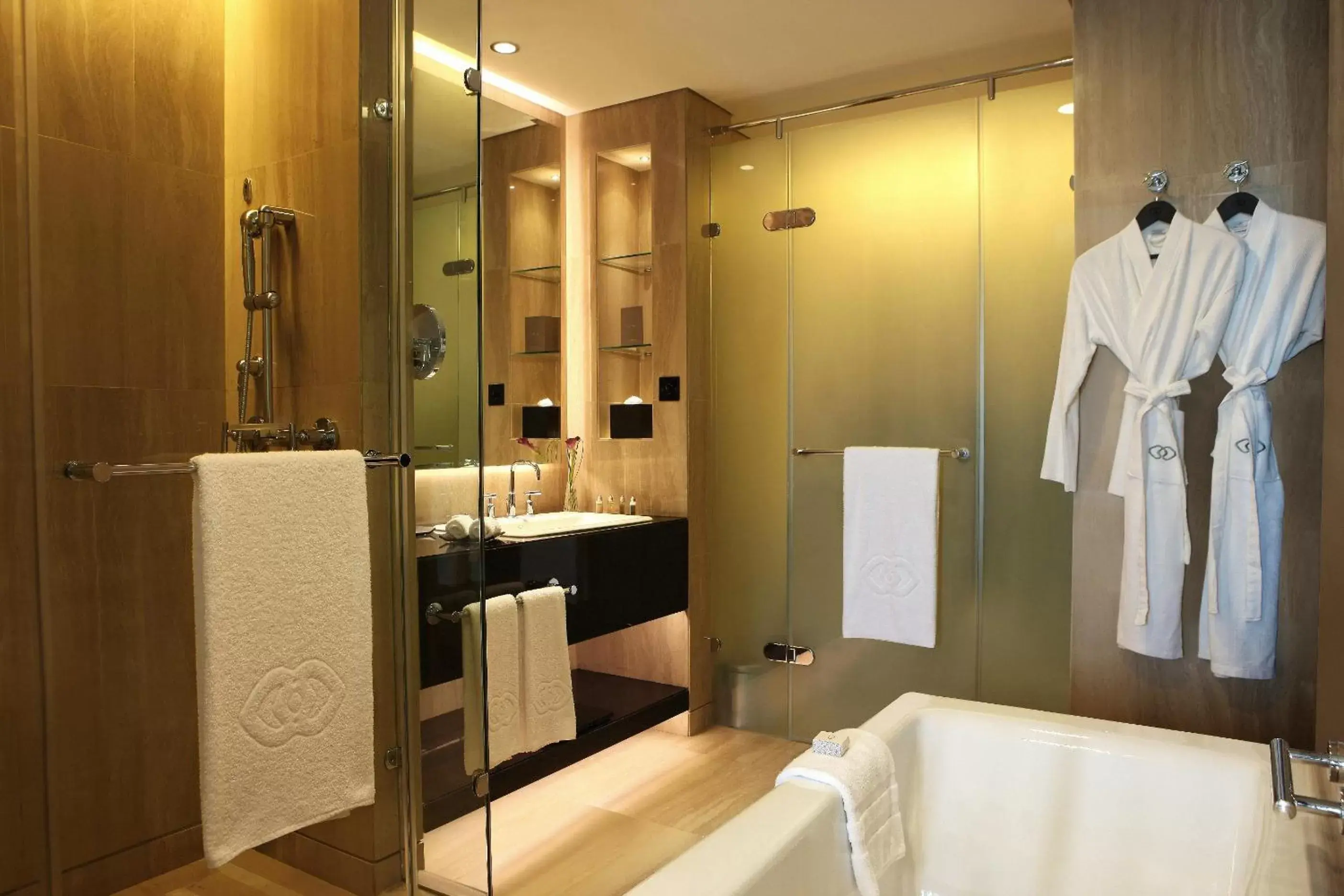 Bathroom in Sofitel Abu Dhabi Corniche